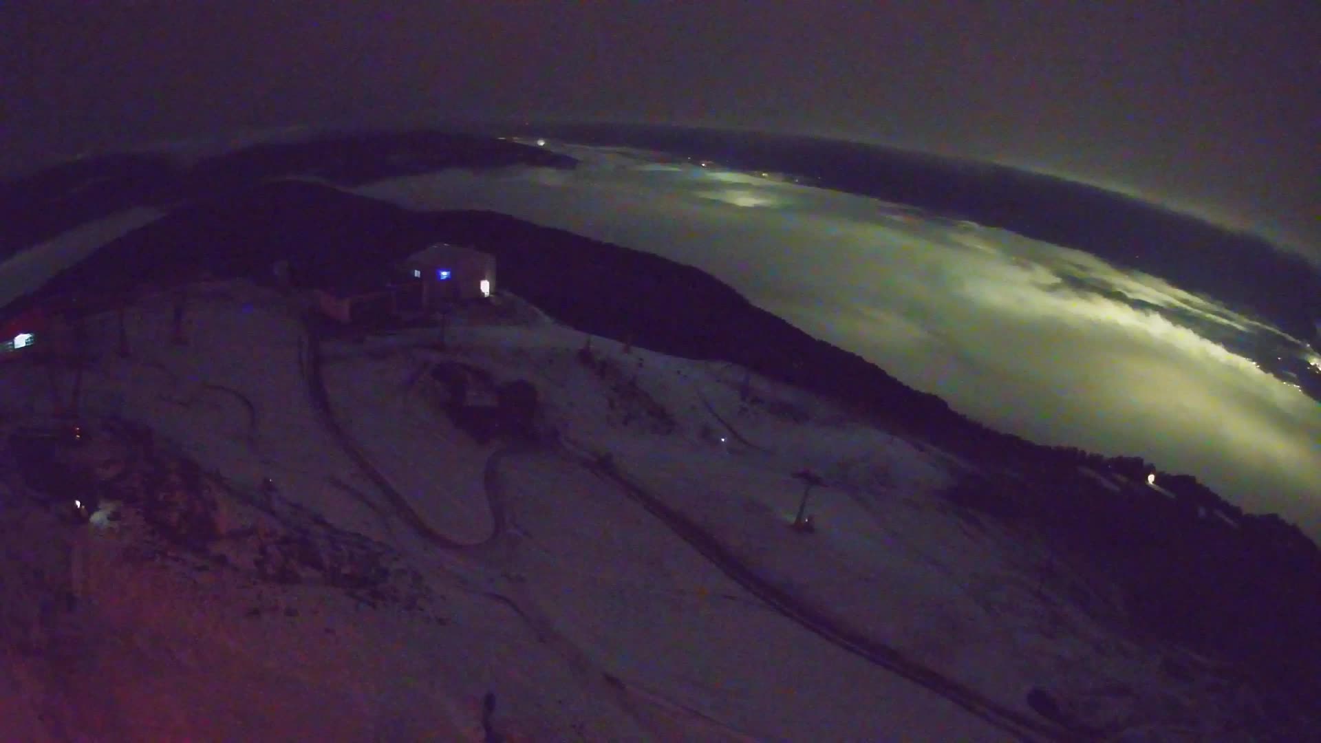 Cima estación de esquí Kronplatz | vista hacia Brunico