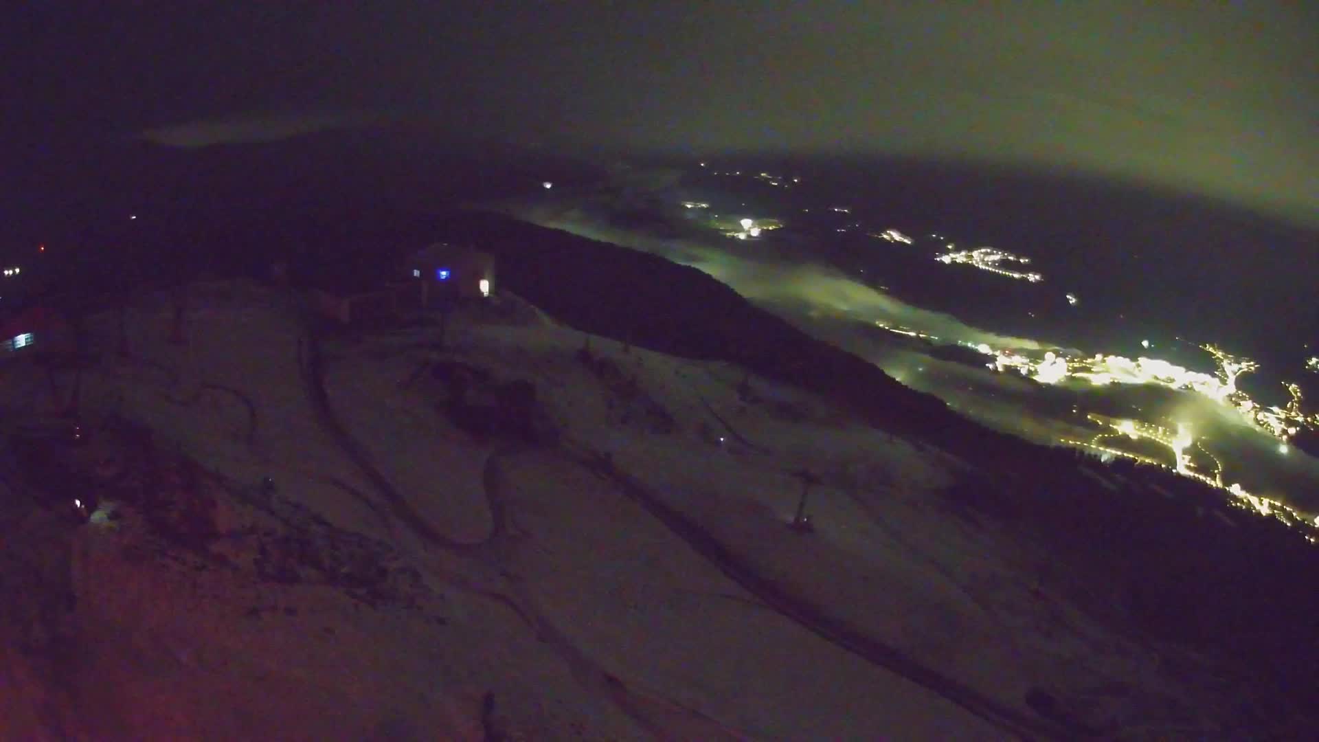 Cima estación de esquí Kronplatz | vista hacia Brunico