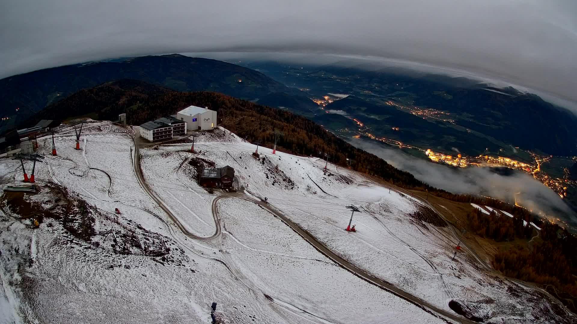 Stazione sciistica di Plan de Corones | vista su Brunico