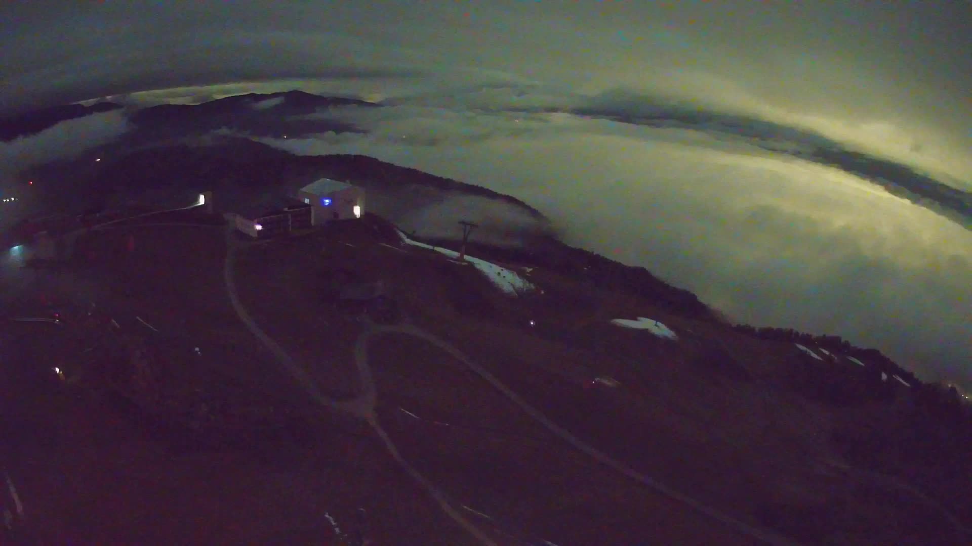 Cima estación de esquí Kronplatz | vista hacia Brunico