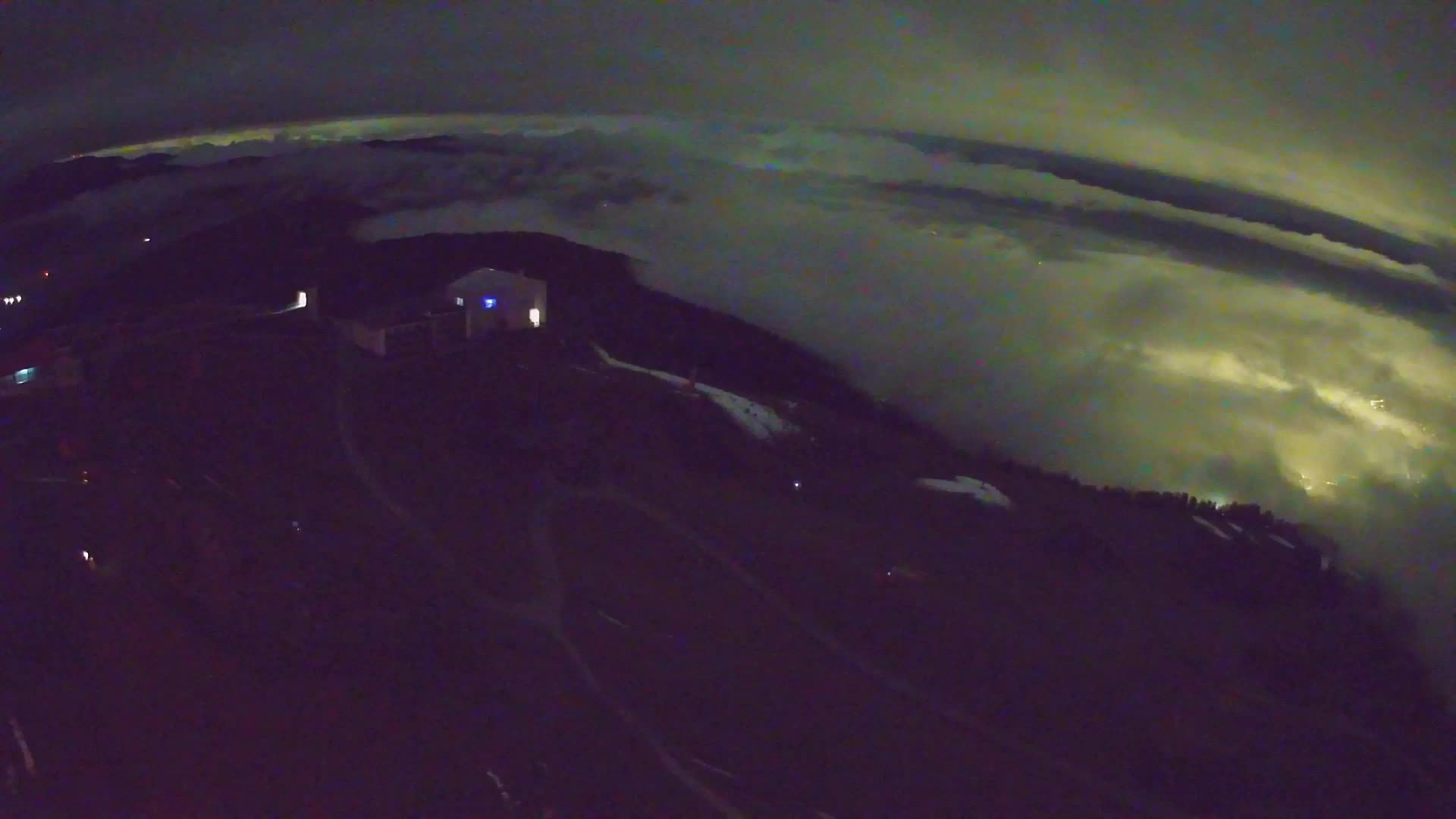 Cima estación de esquí Kronplatz | vista hacia Brunico