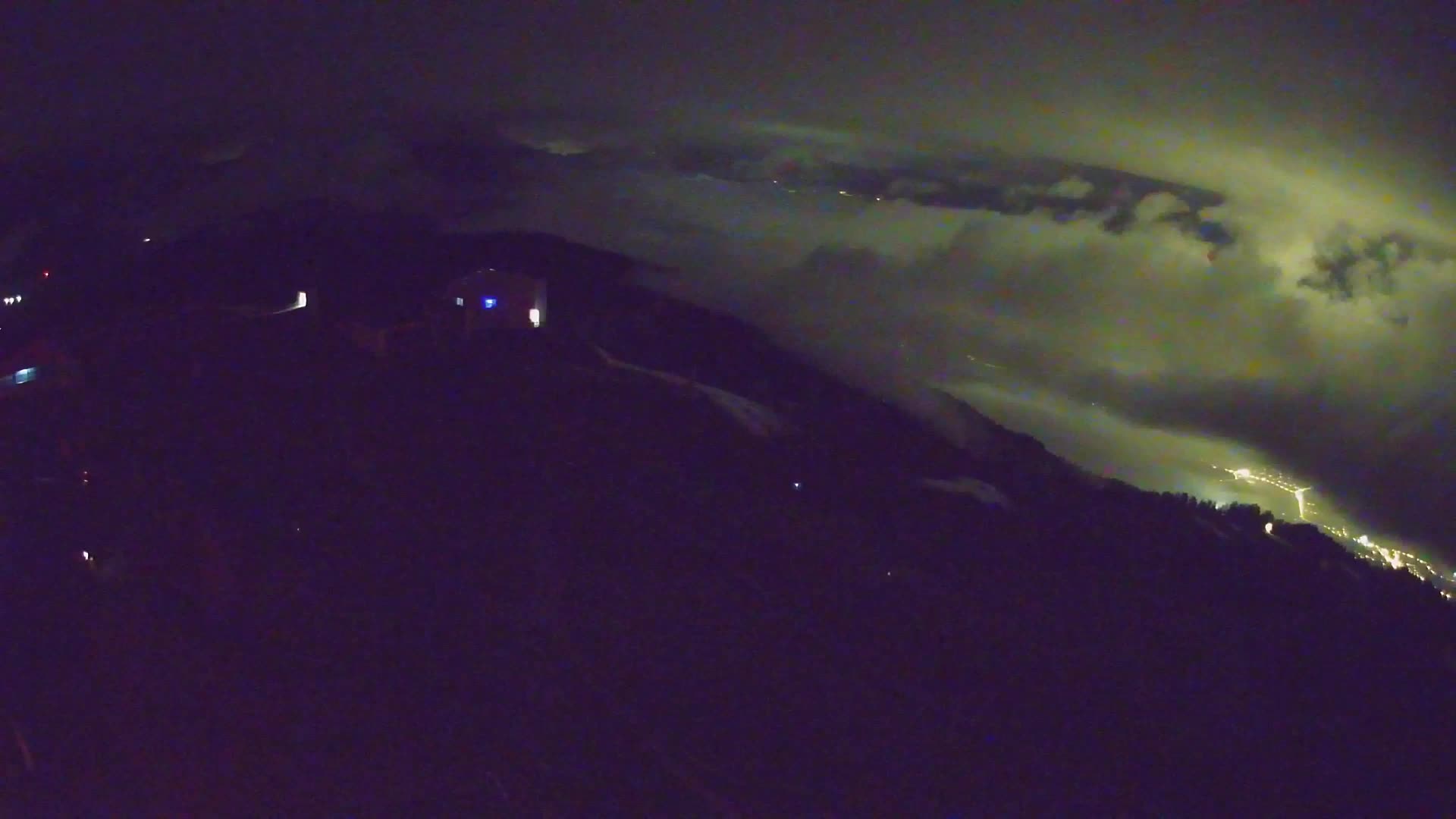 Cima estación de esquí Kronplatz | vista hacia Brunico