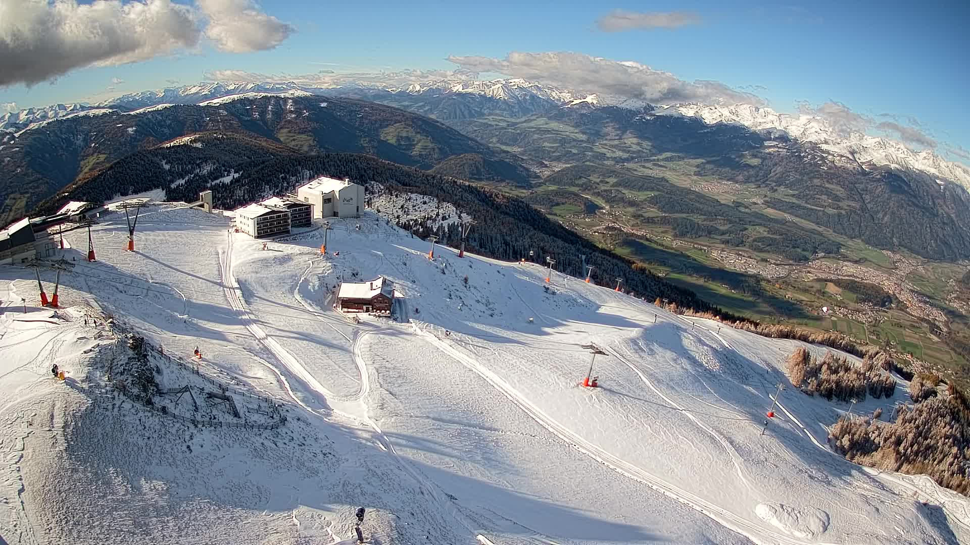 Cima estación de esquí Kronplatz | vista hacia Brunico