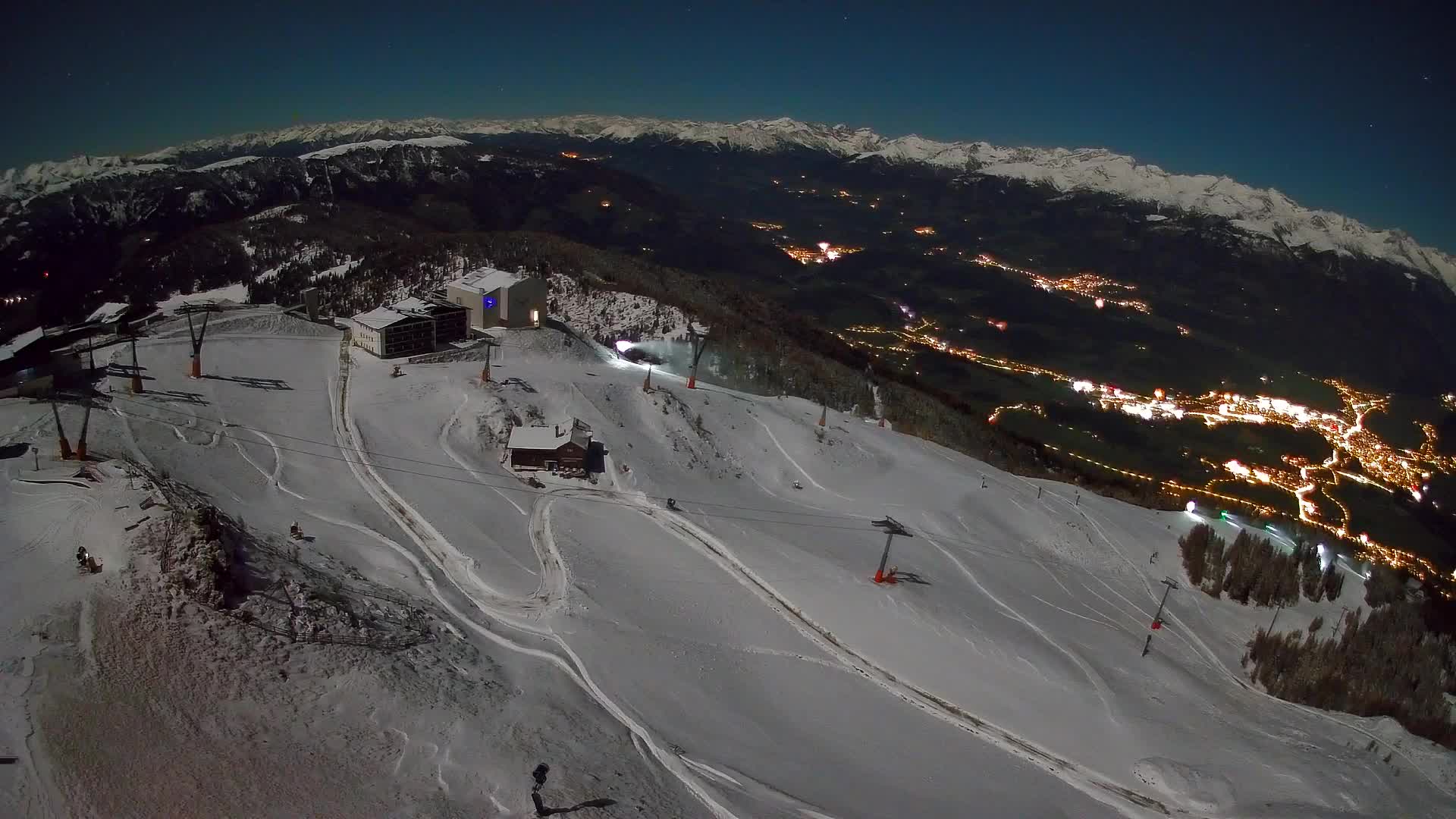 Cima estación de esquí Kronplatz | vista hacia Brunico