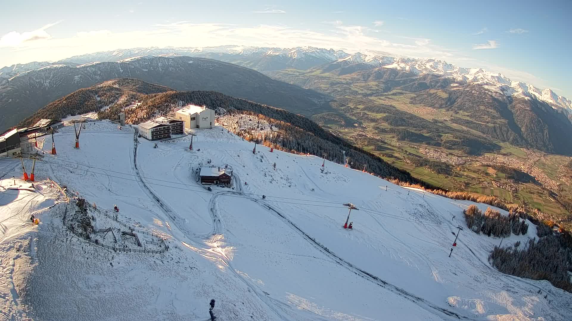 Cima estación de esquí Kronplatz | vista hacia Brunico