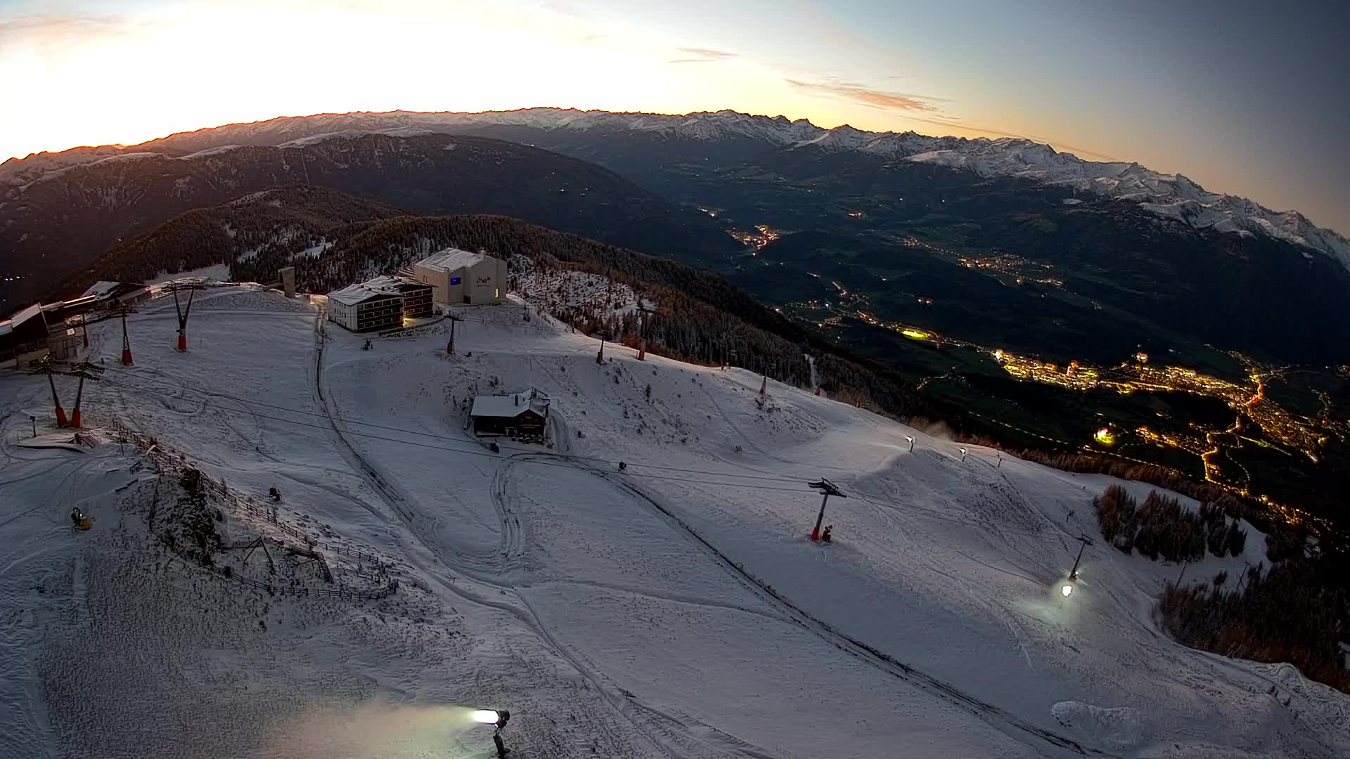 Stazione sciistica di Plan de Corones | vista su Brunico