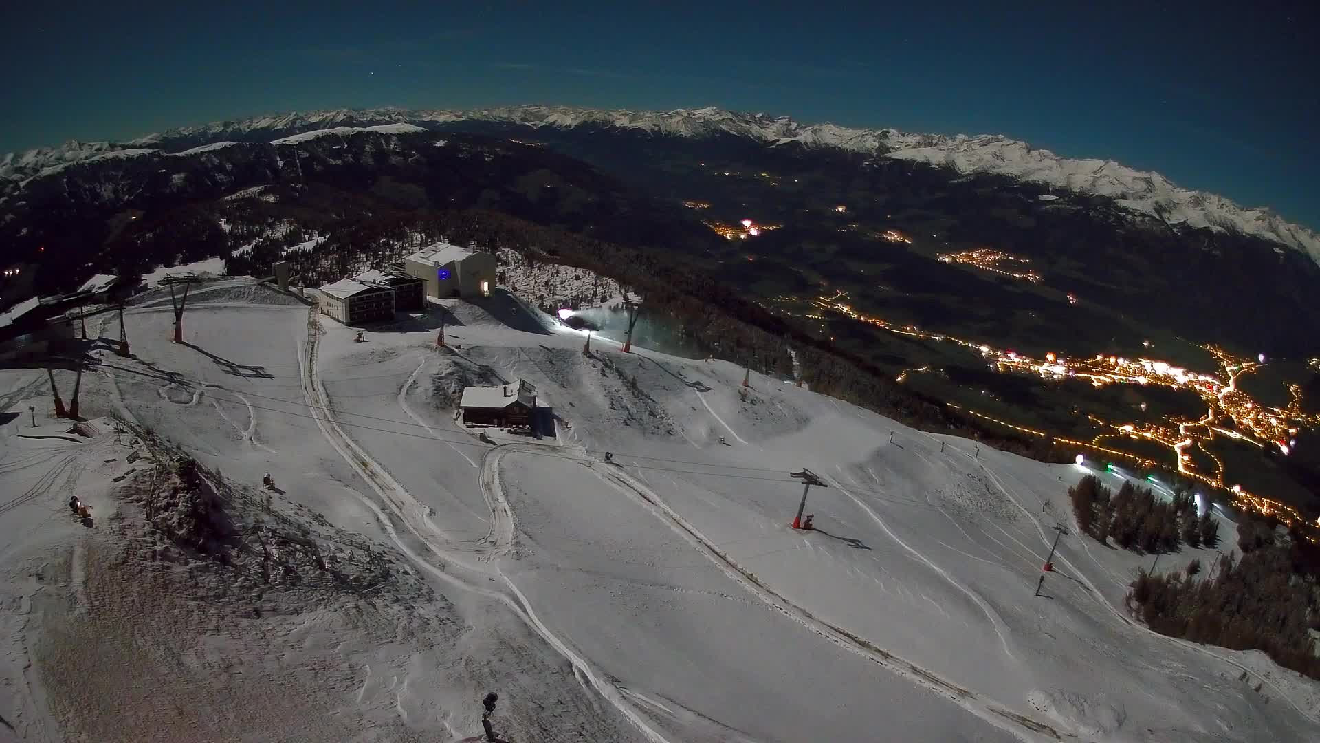 Cima estación de esquí Kronplatz | vista hacia Brunico