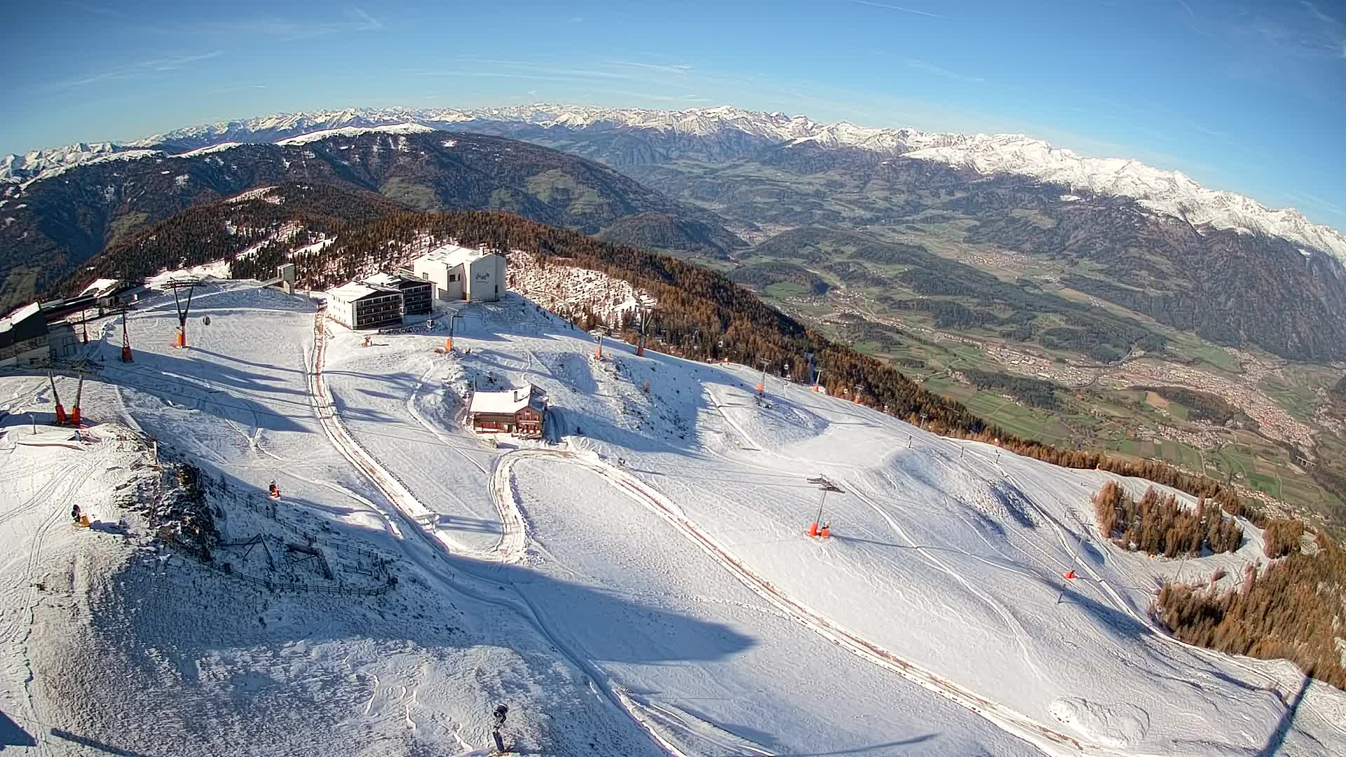 Cima estación de esquí Kronplatz | vista hacia Brunico