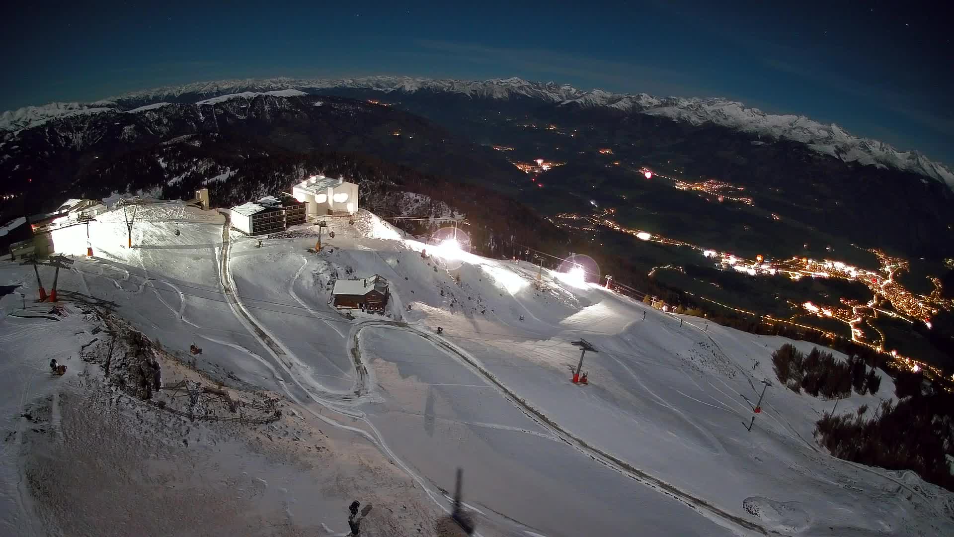 Cima estación de esquí Kronplatz | vista hacia Brunico