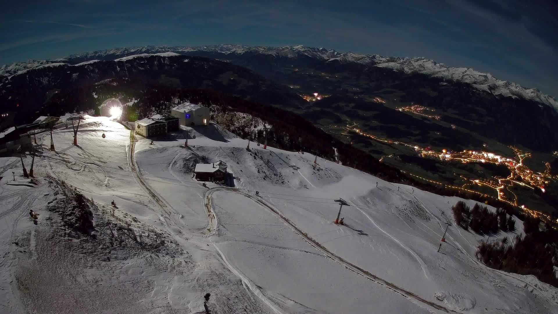 Stazione sciistica di Plan de Corones | vista su Brunico