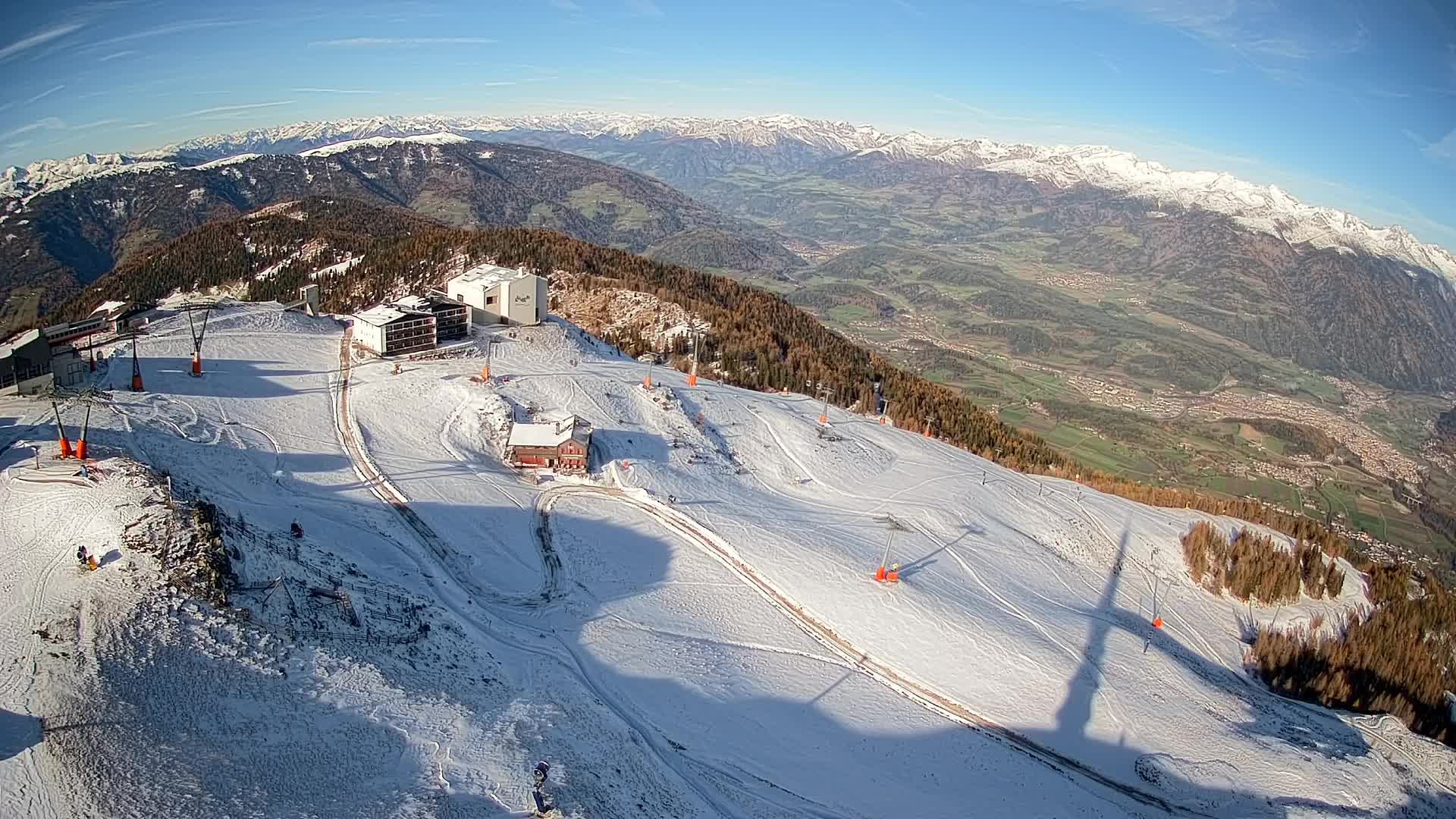 Cima estación de esquí Kronplatz | vista hacia Brunico