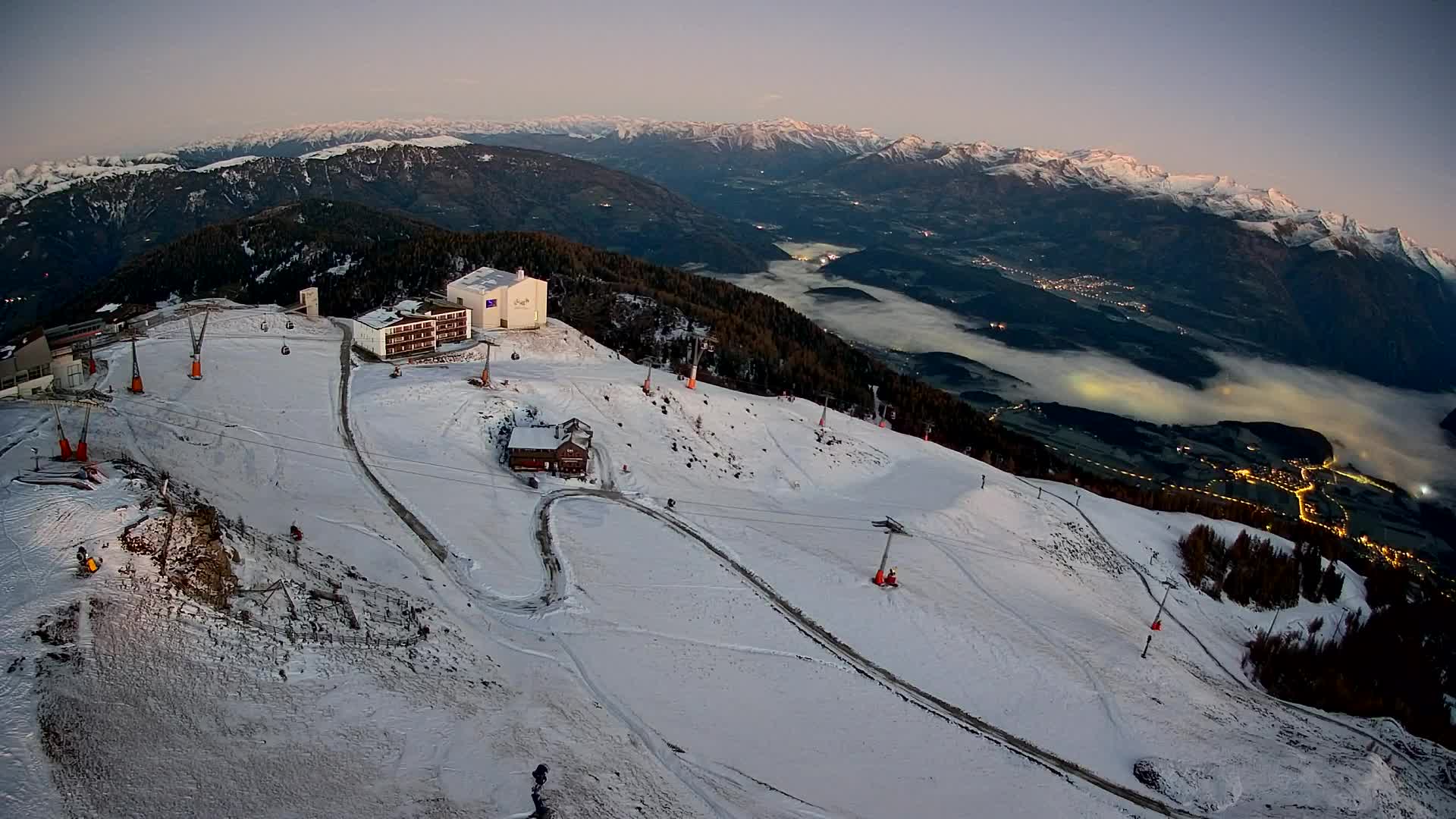 Skigebiet Kronplatz Gipfel | Blick auf Bruneck