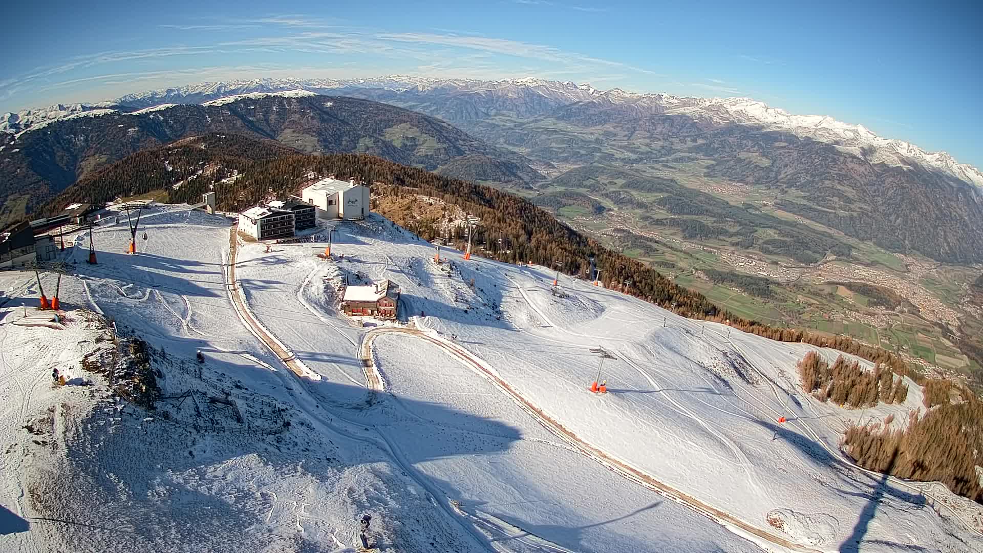 Cima estación de esquí Kronplatz | vista hacia Brunico