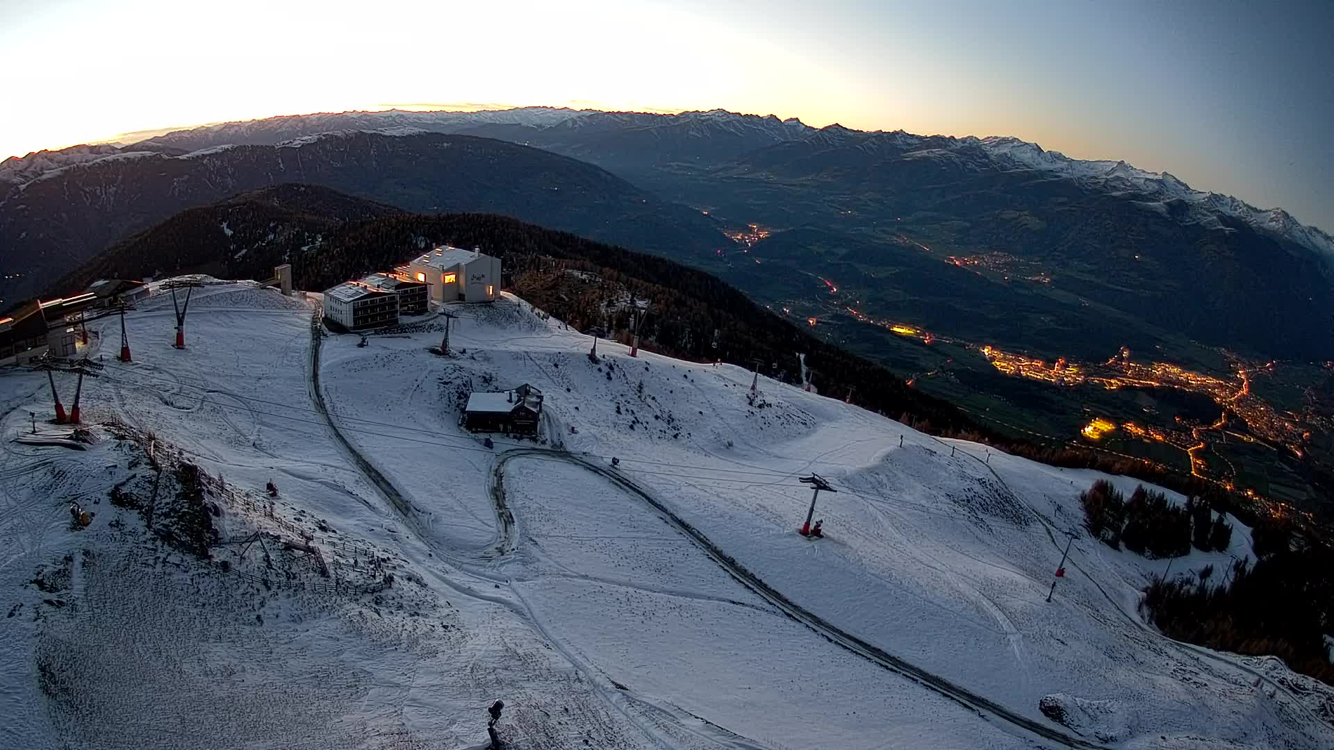Skigebiet Kronplatz Gipfel | Blick auf Bruneck