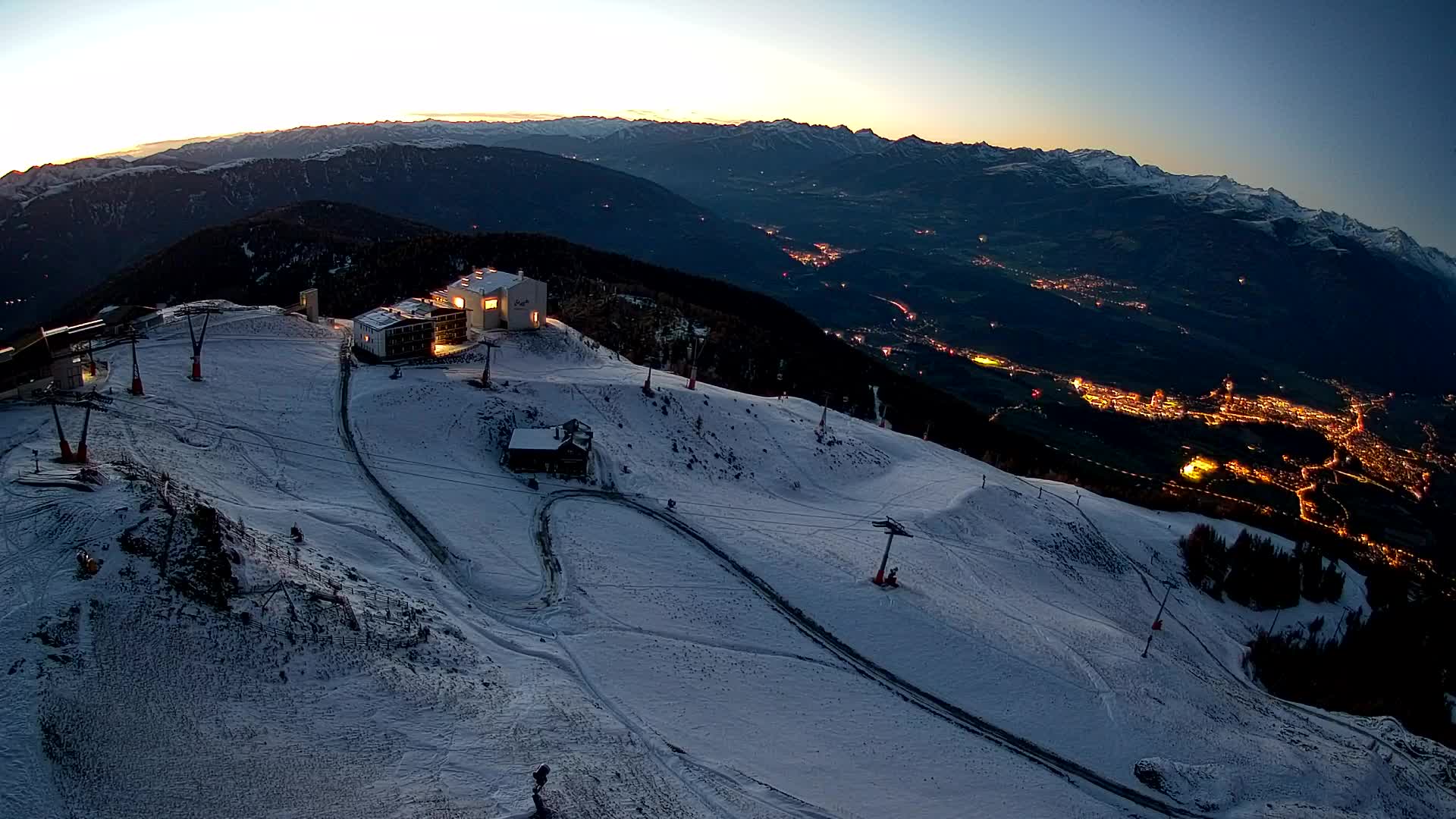 Skigebiet Kronplatz Gipfel | Blick auf Bruneck