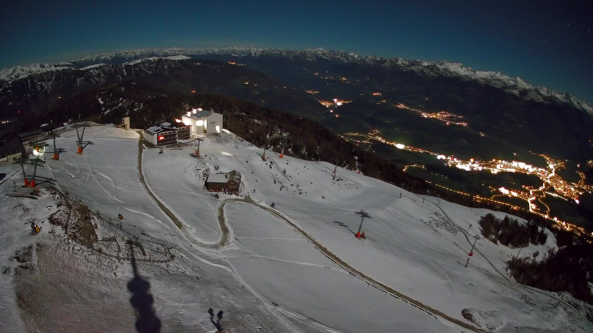 Cima estación de esquí Kronplatz | vista hacia Brunico