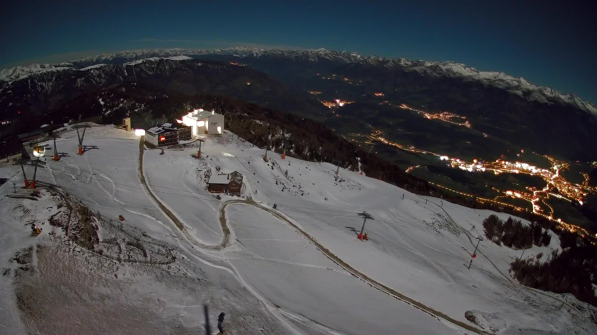 Cima estación de esquí Kronplatz | vista hacia Brunico