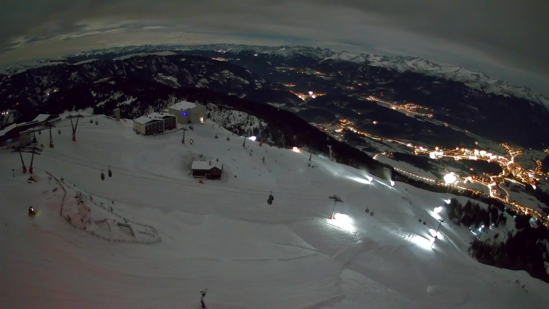 Stazione sciistica di Plan de Corones | vista su Brunico