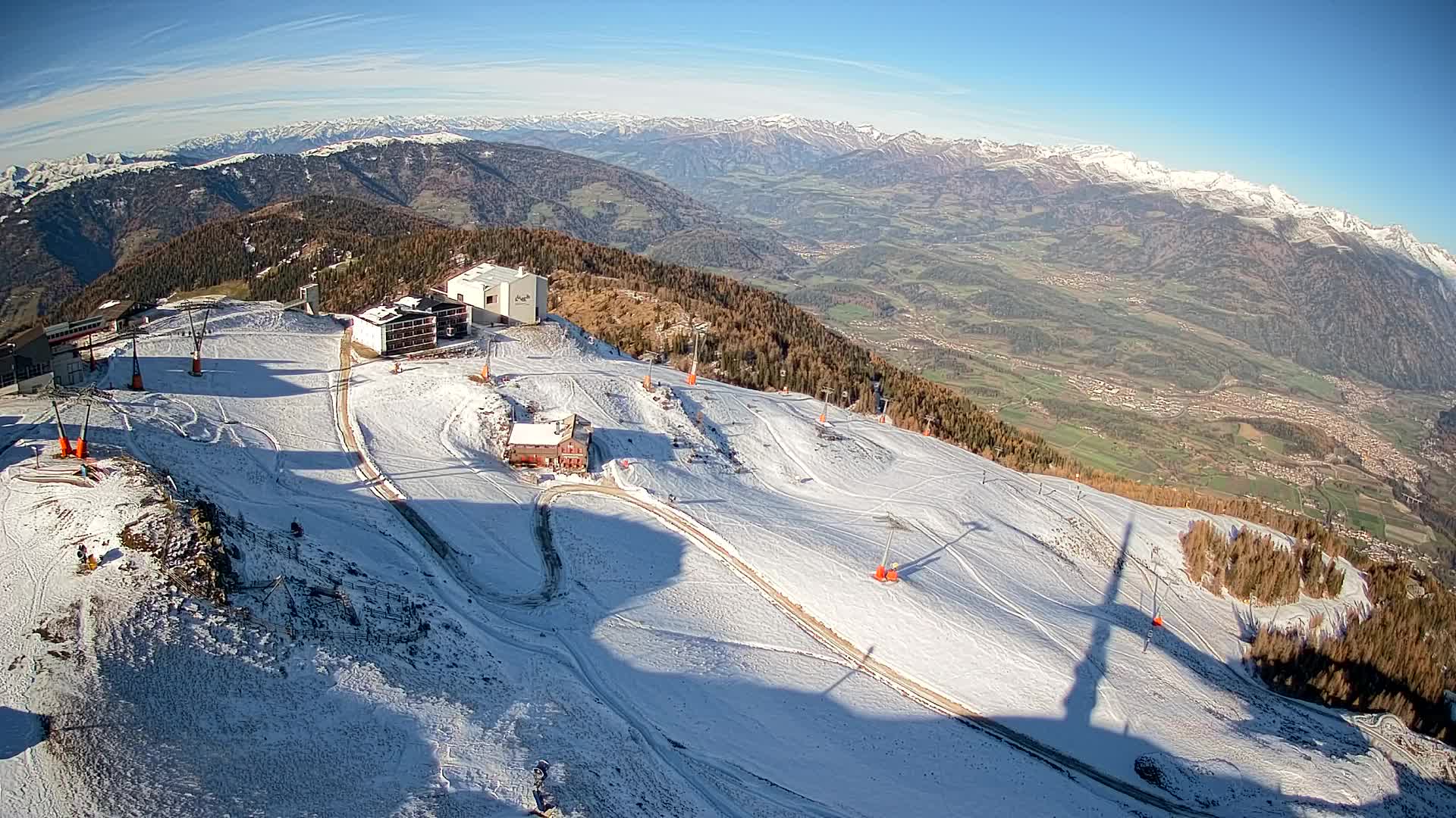 Cima estación de esquí Kronplatz | vista hacia Brunico