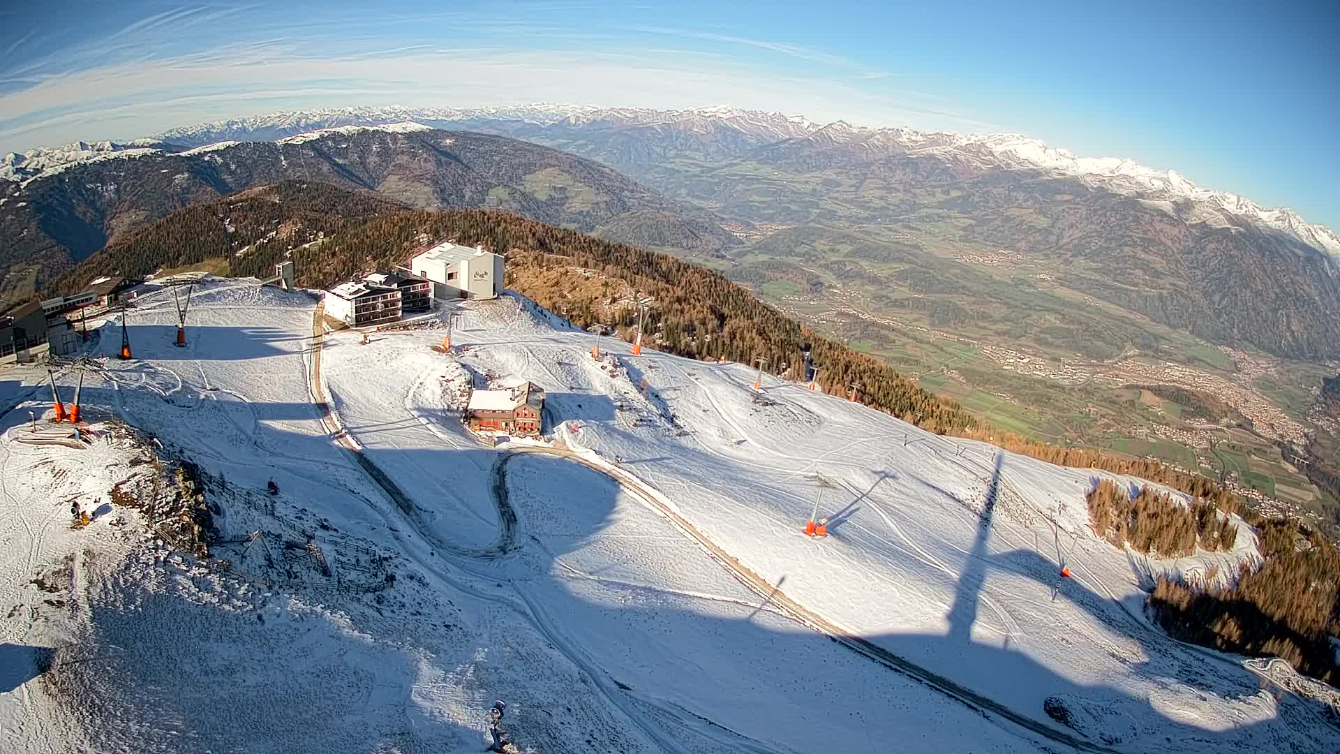 Cima estación de esquí Kronplatz | vista hacia Brunico