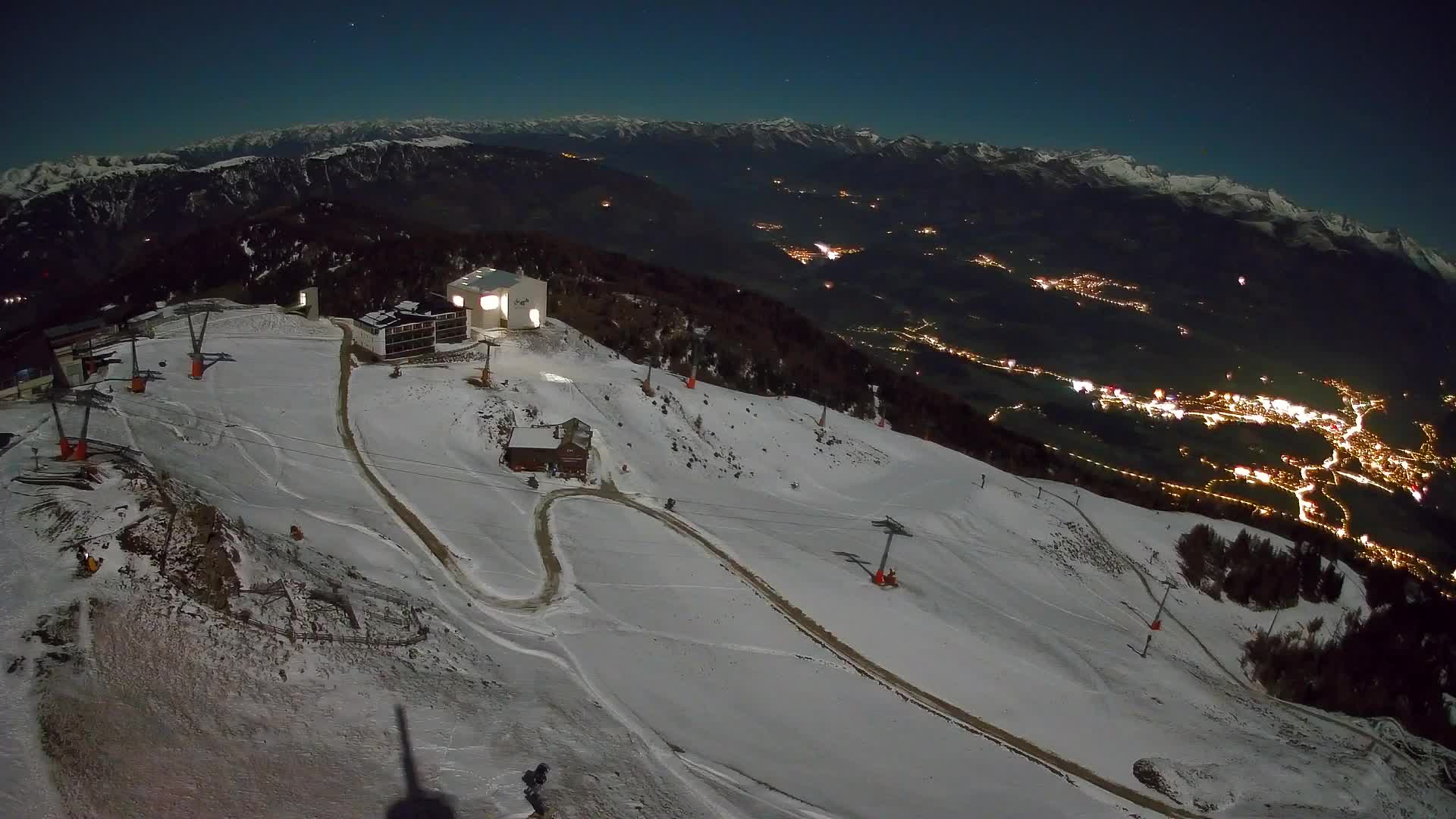 Cima estación de esquí Kronplatz | vista hacia Brunico