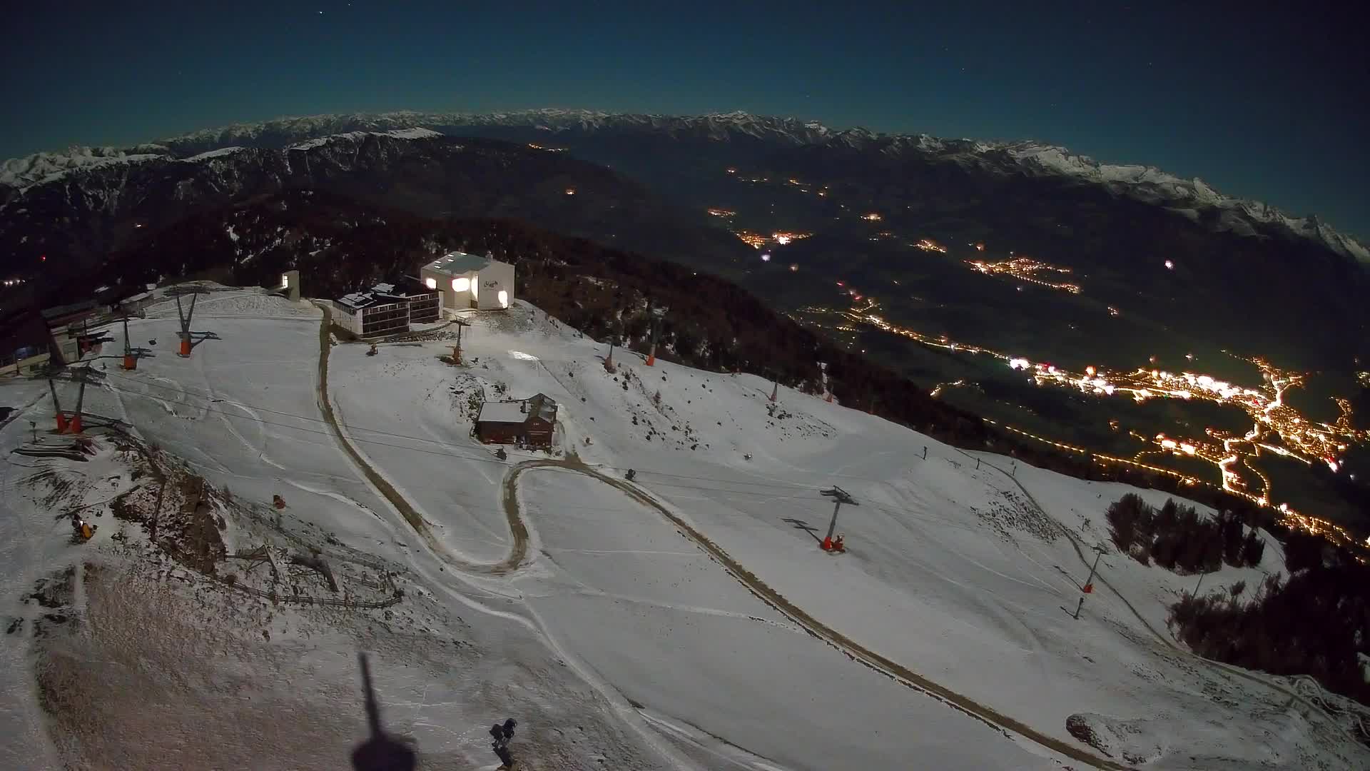 Cima estación de esquí Kronplatz | vista hacia Brunico