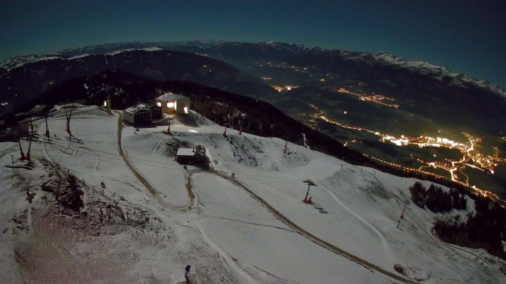 Cima estación de esquí Kronplatz | vista hacia Brunico