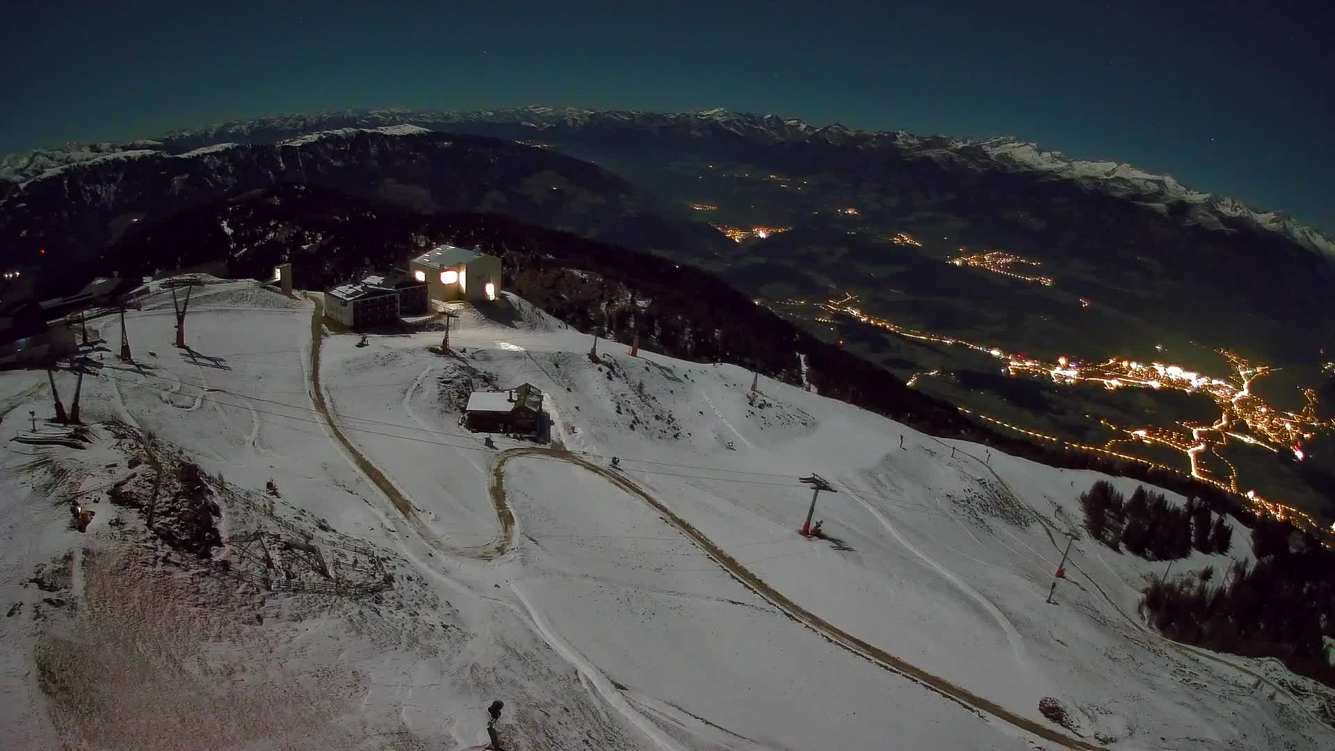 Stazione sciistica di Plan de Corones | vista su Brunico