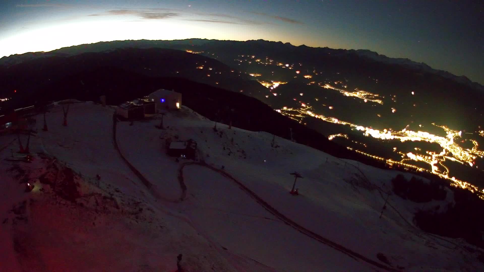 Cima estación de esquí Kronplatz | vista hacia Brunico