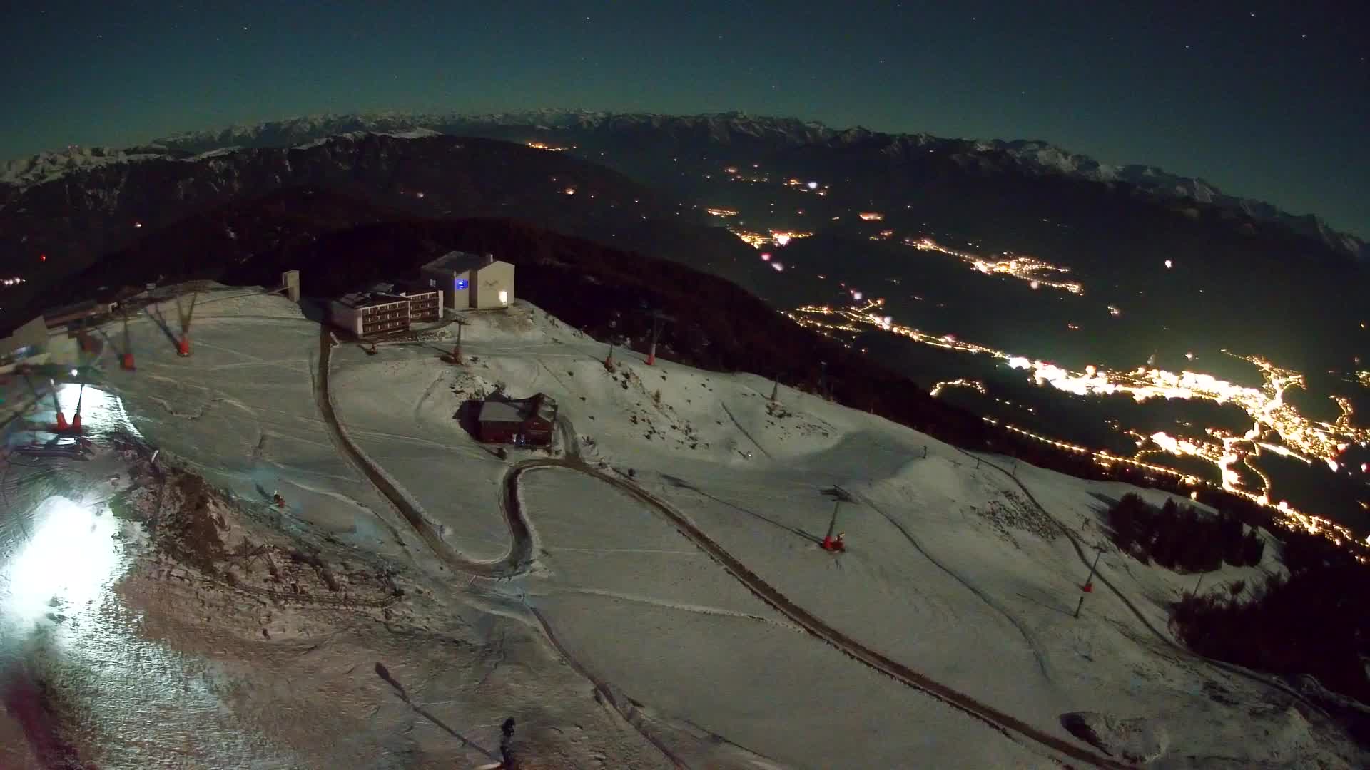 Cima estación de esquí Kronplatz | vista hacia Brunico