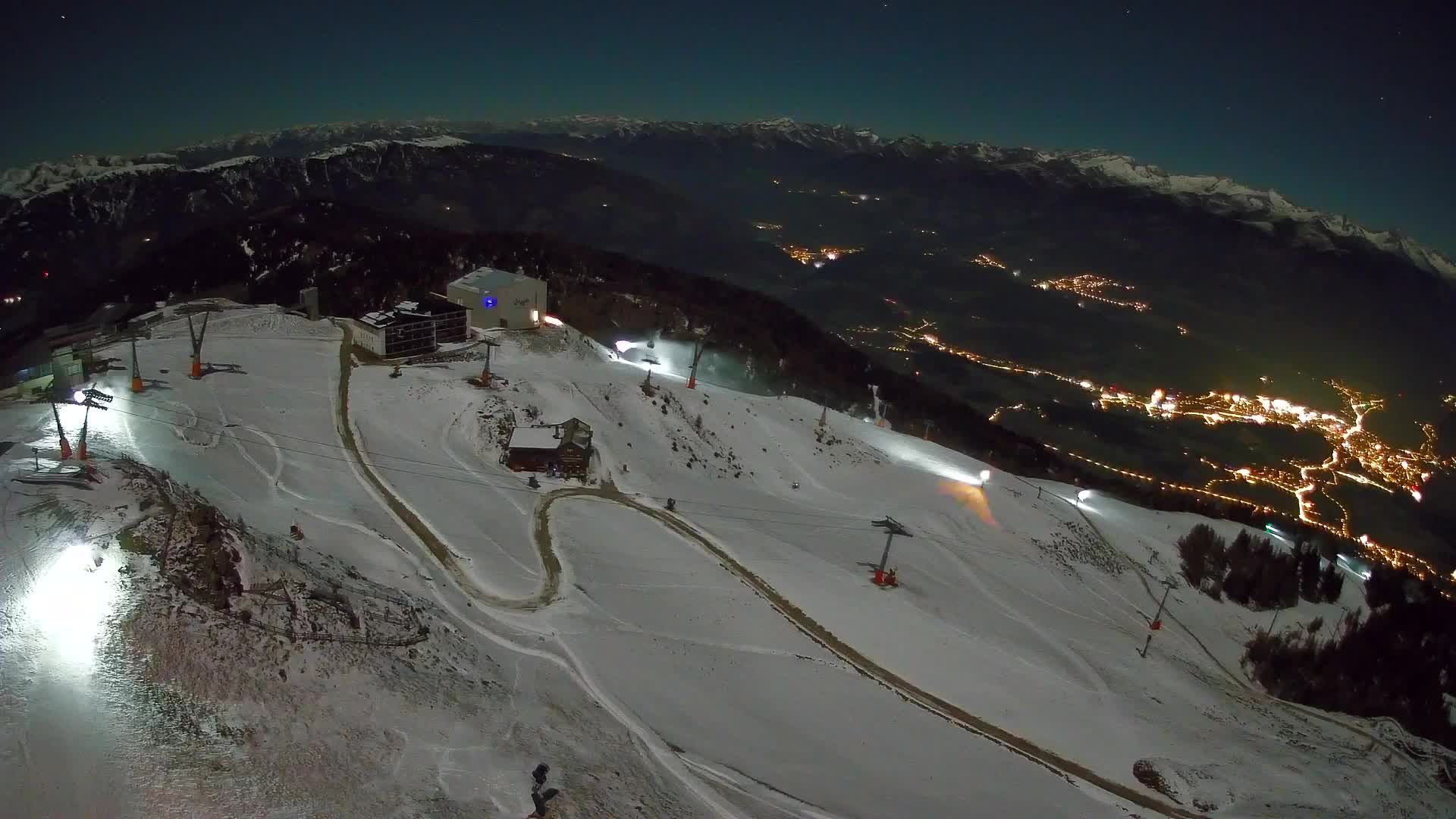 Cima estación de esquí Kronplatz | vista hacia Brunico