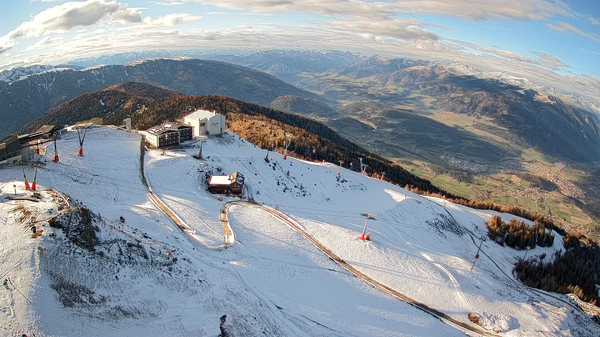 Cima estación de esquí Kronplatz | vista hacia Brunico