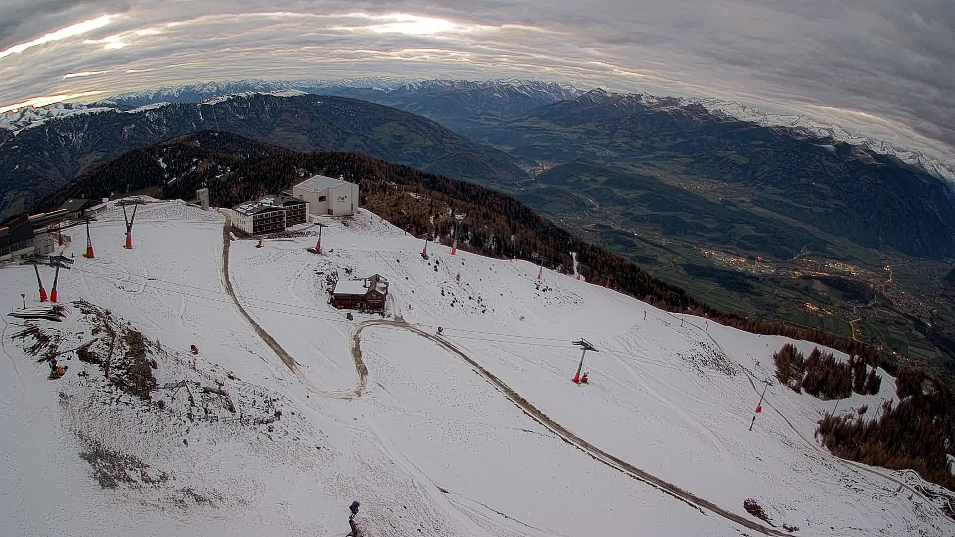 Skigebiet Kronplatz Gipfel | Blick auf Bruneck