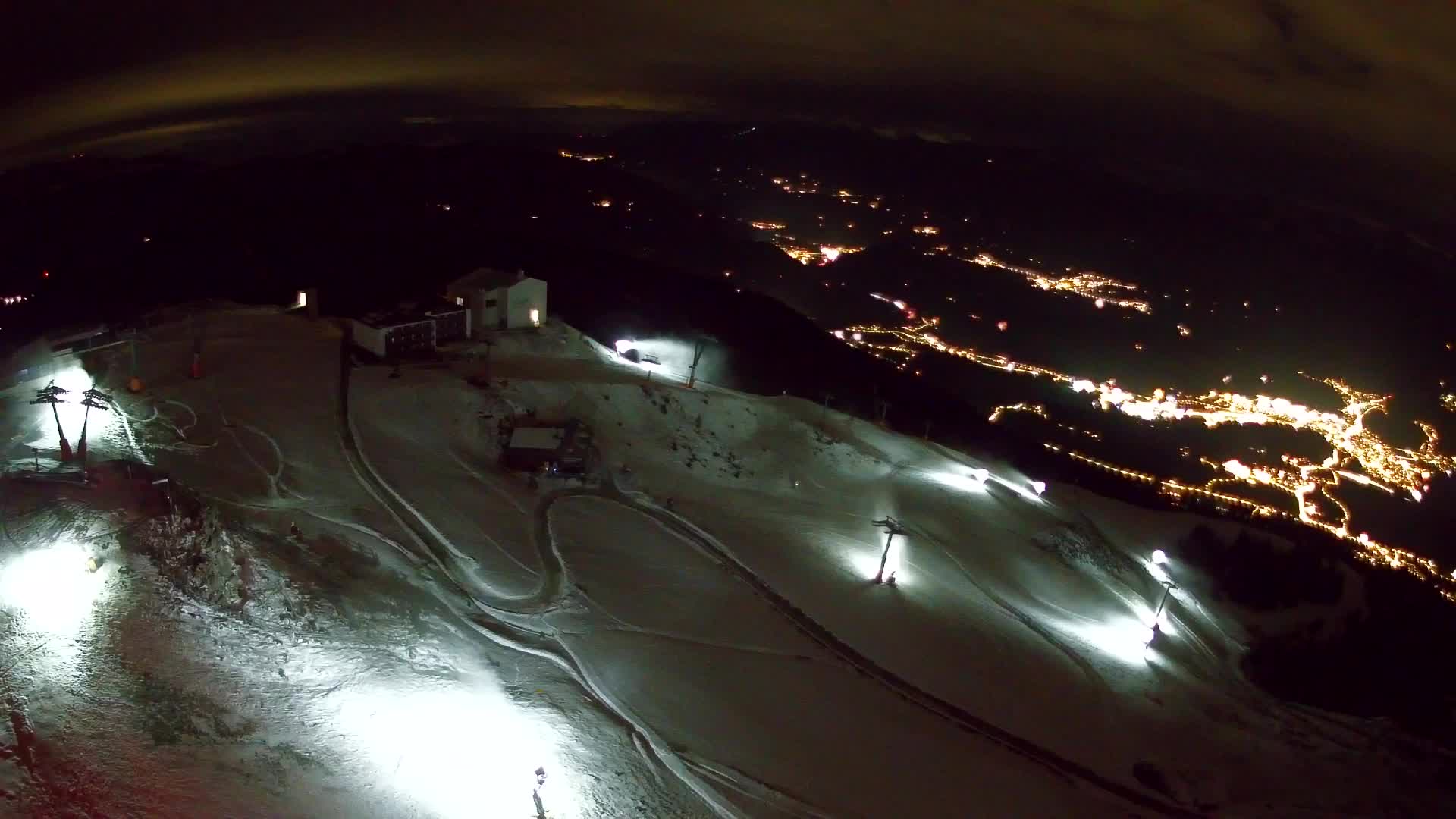 Cima estación de esquí Kronplatz | vista hacia Brunico
