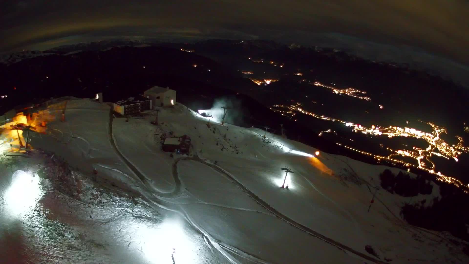 Cima estación de esquí Kronplatz | vista hacia Brunico
