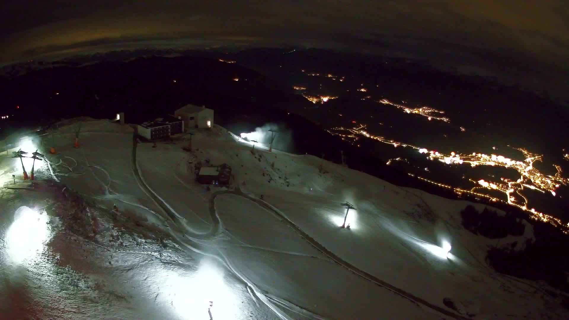 Cima estación de esquí Kronplatz | vista hacia Brunico