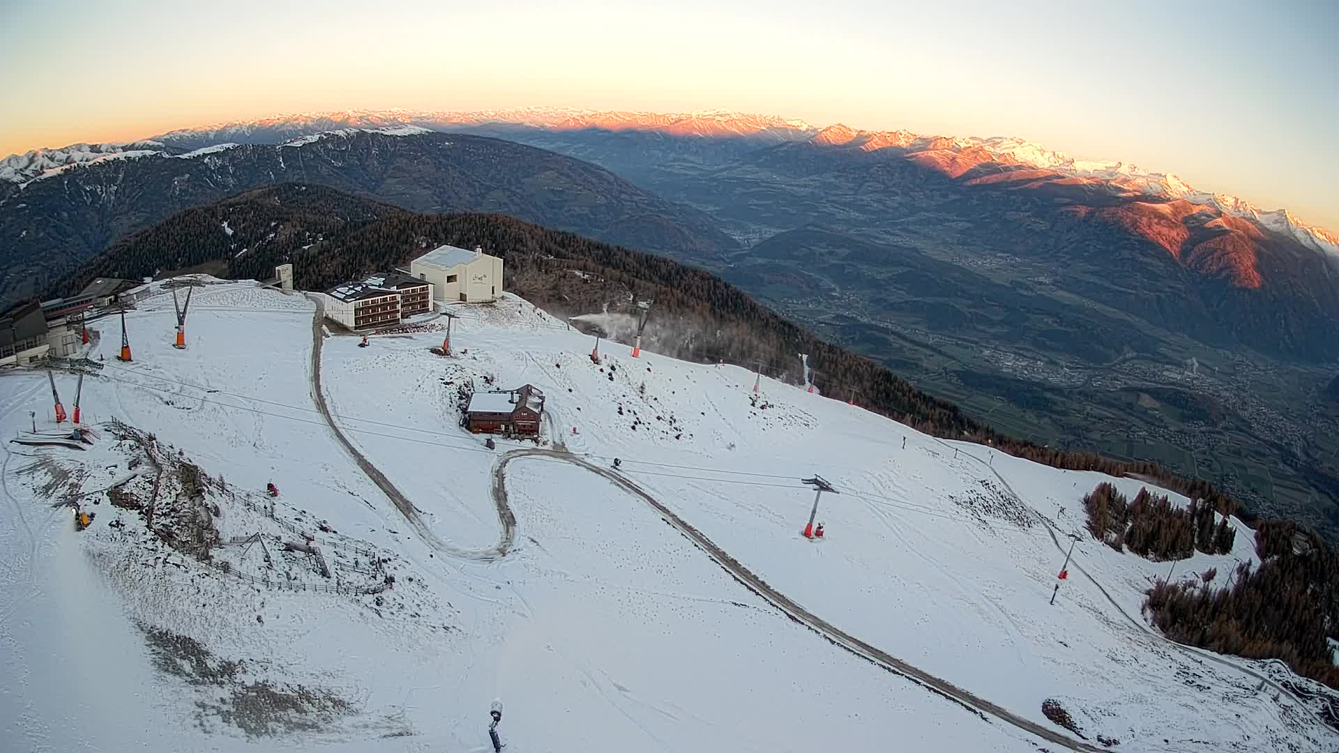 Stazione sciistica di Plan de Corones | vista su Brunico