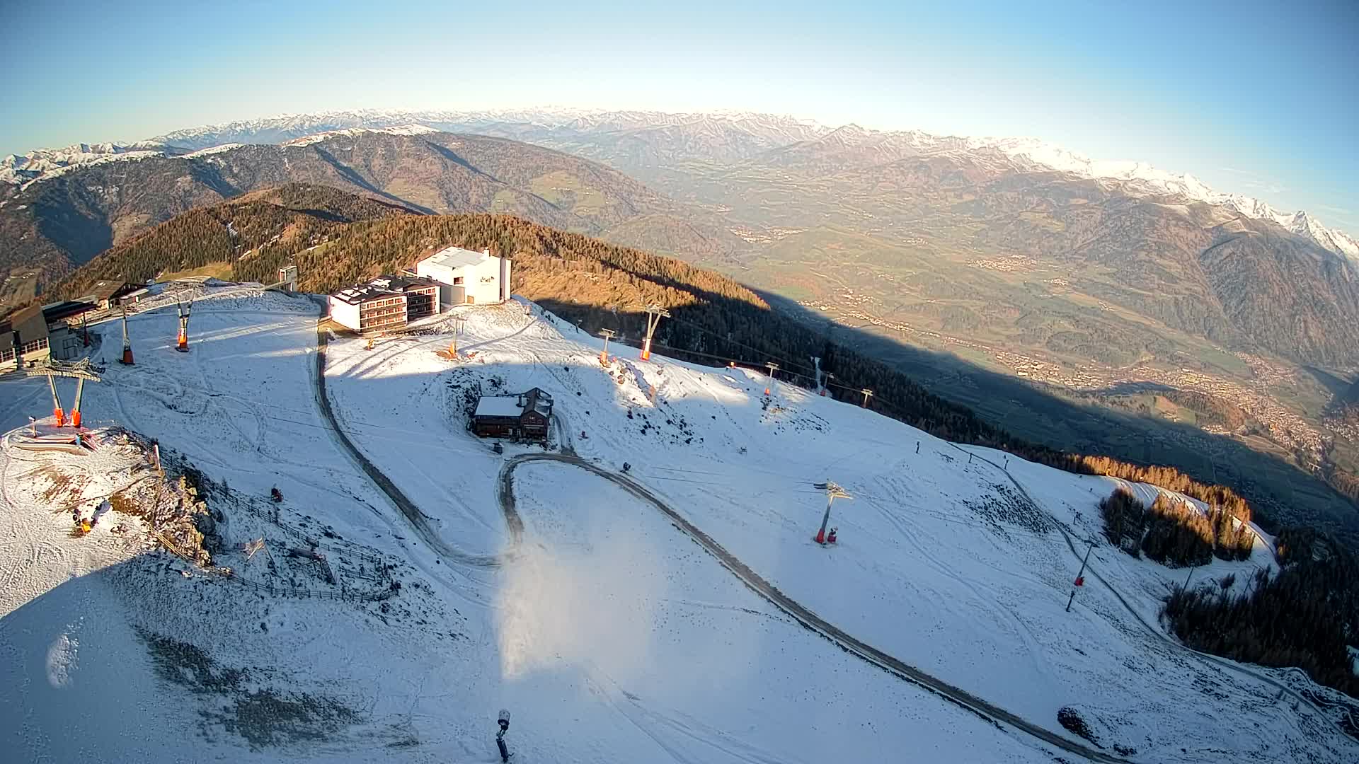 Stazione sciistica di Plan de Corones | vista su Brunico