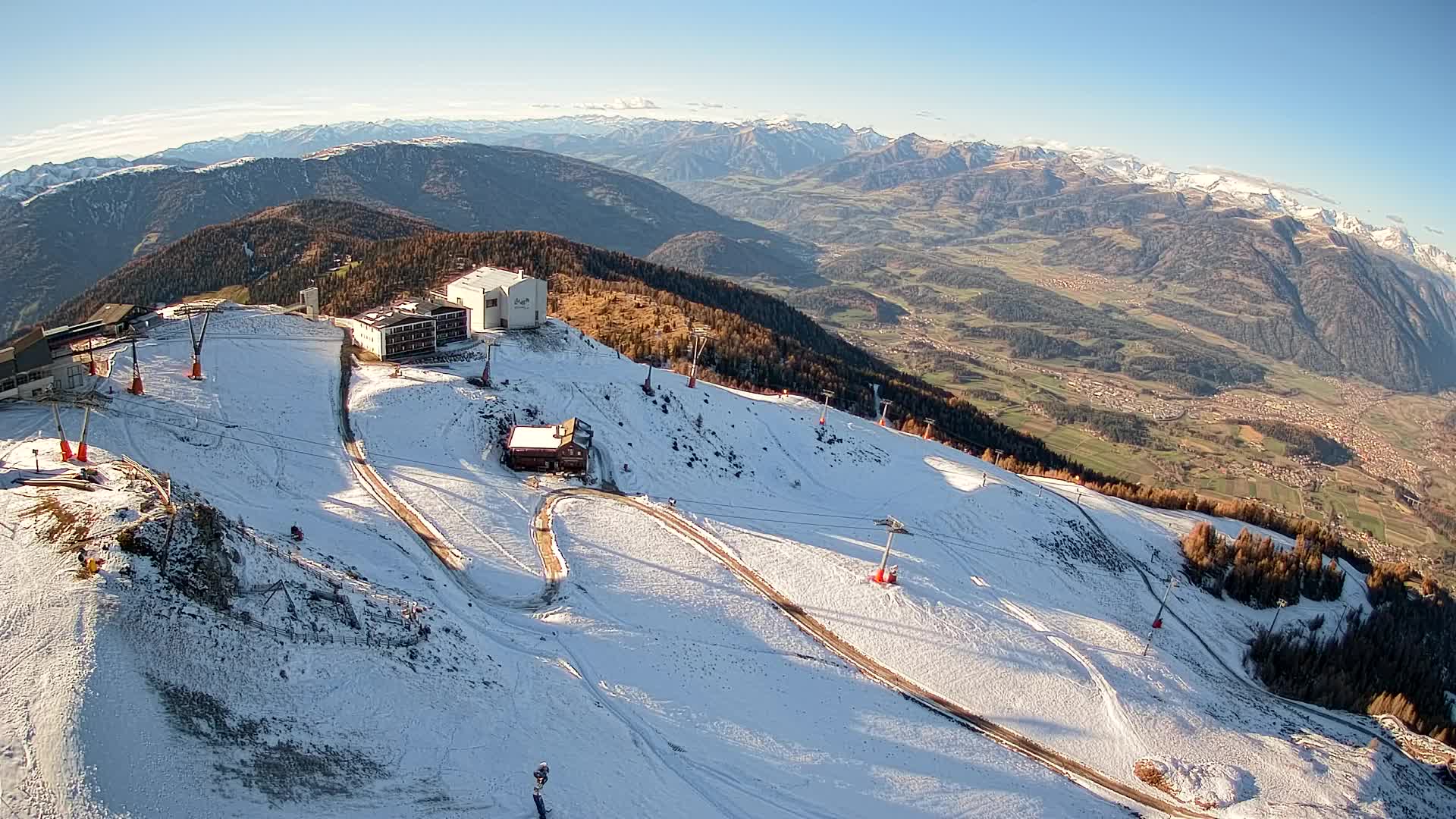 Cima estación de esquí Kronplatz | vista hacia Brunico