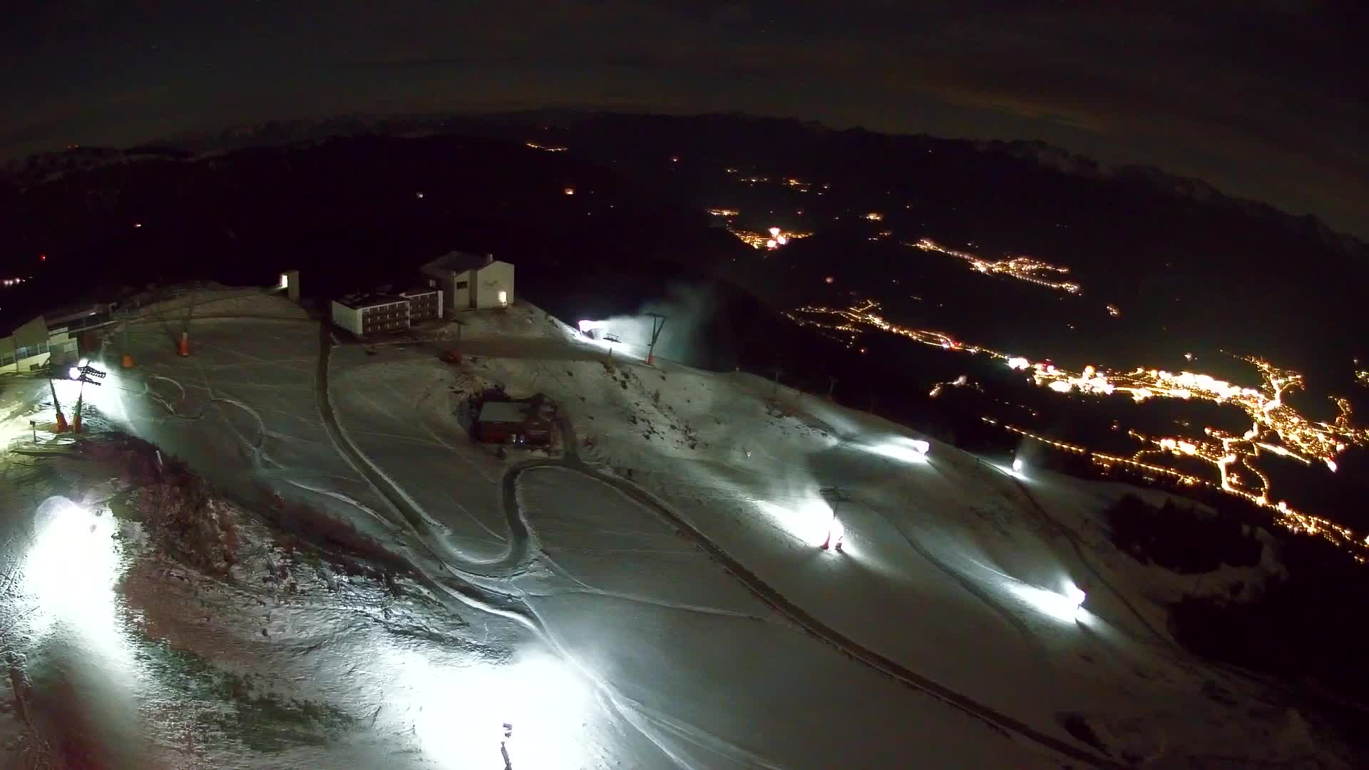 Cima estación de esquí Kronplatz | vista hacia Brunico