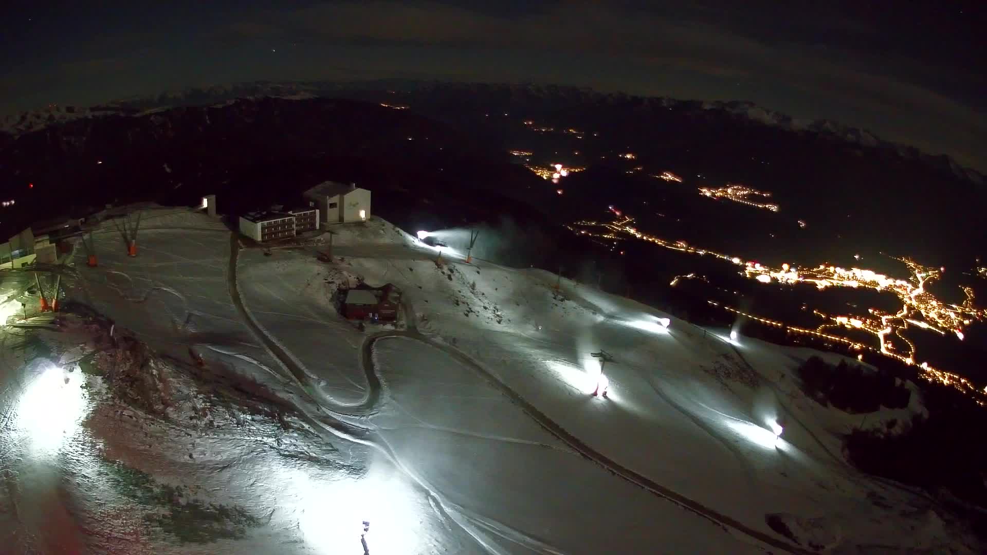 Cima estación de esquí Kronplatz | vista hacia Brunico