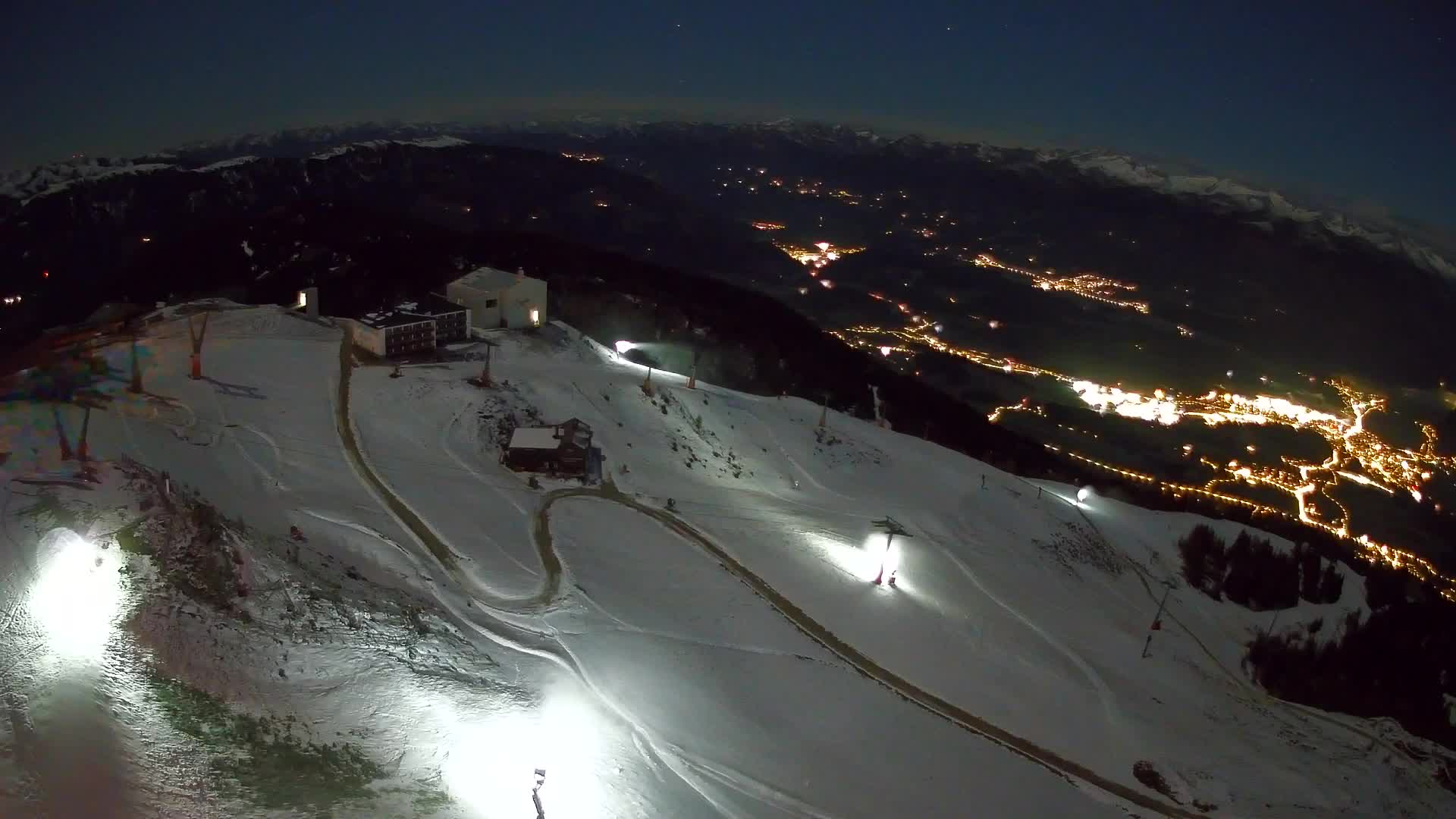 Cima estación de esquí Kronplatz | vista hacia Brunico