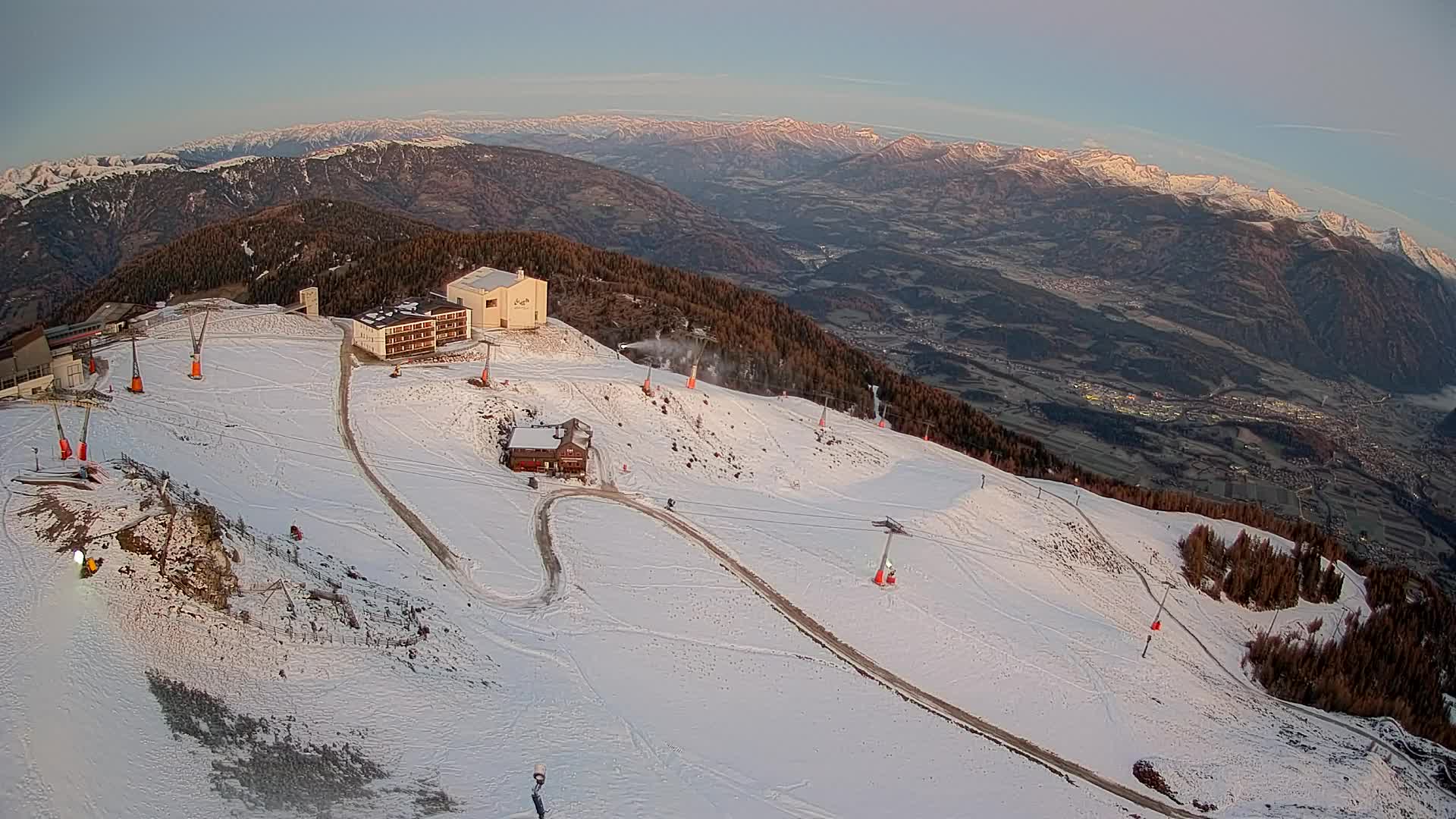 Skigebiet Kronplatz Gipfel | Blick auf Bruneck