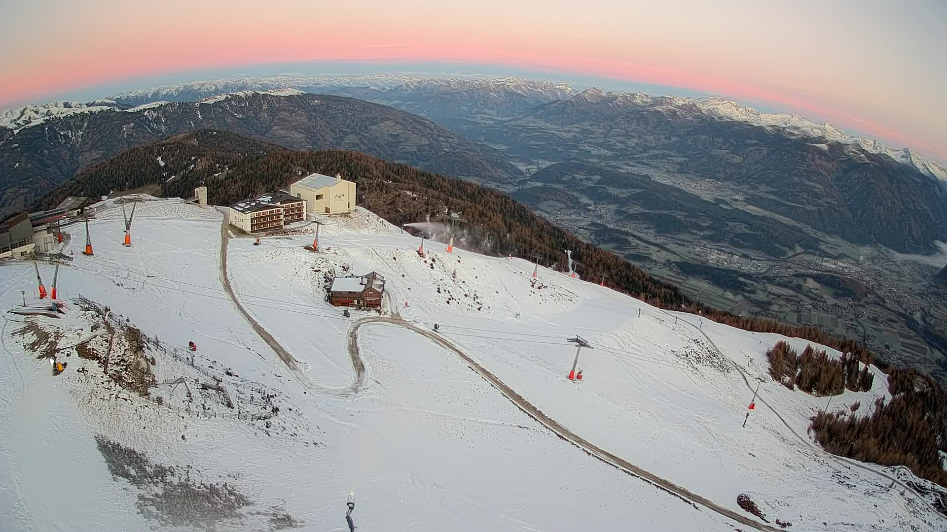 Skigebiet Kronplatz Gipfel | Blick auf Bruneck