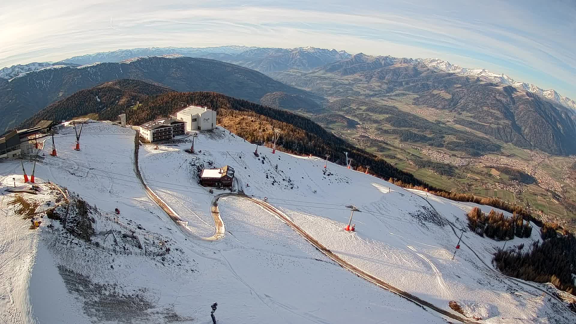 Cima estación de esquí Kronplatz | vista hacia Brunico