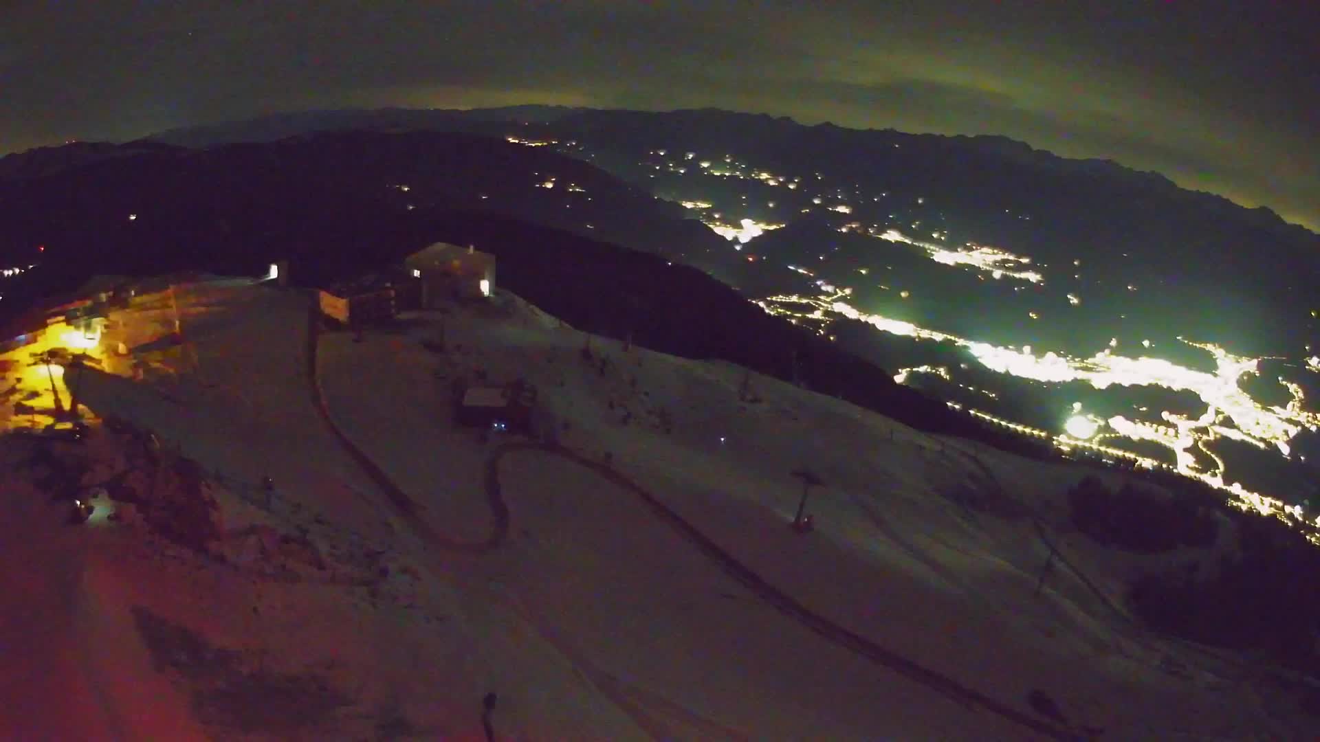 Cima estación de esquí Kronplatz | vista hacia Brunico