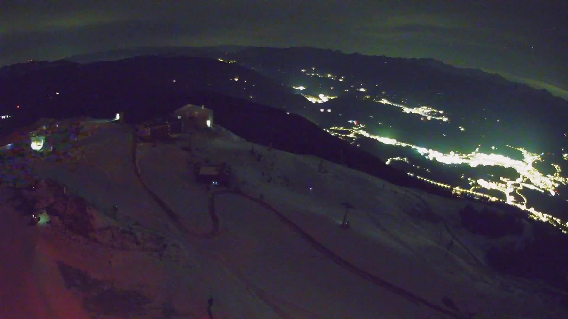 Cima estación de esquí Kronplatz | vista hacia Brunico