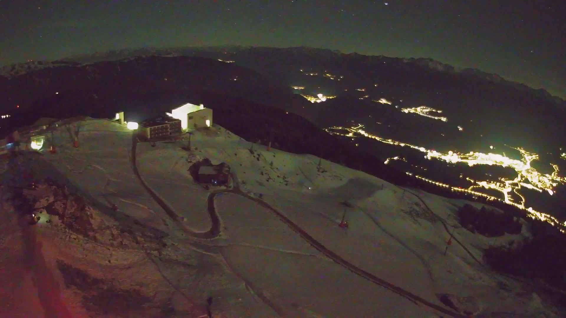 Cima estación de esquí Kronplatz | vista hacia Brunico