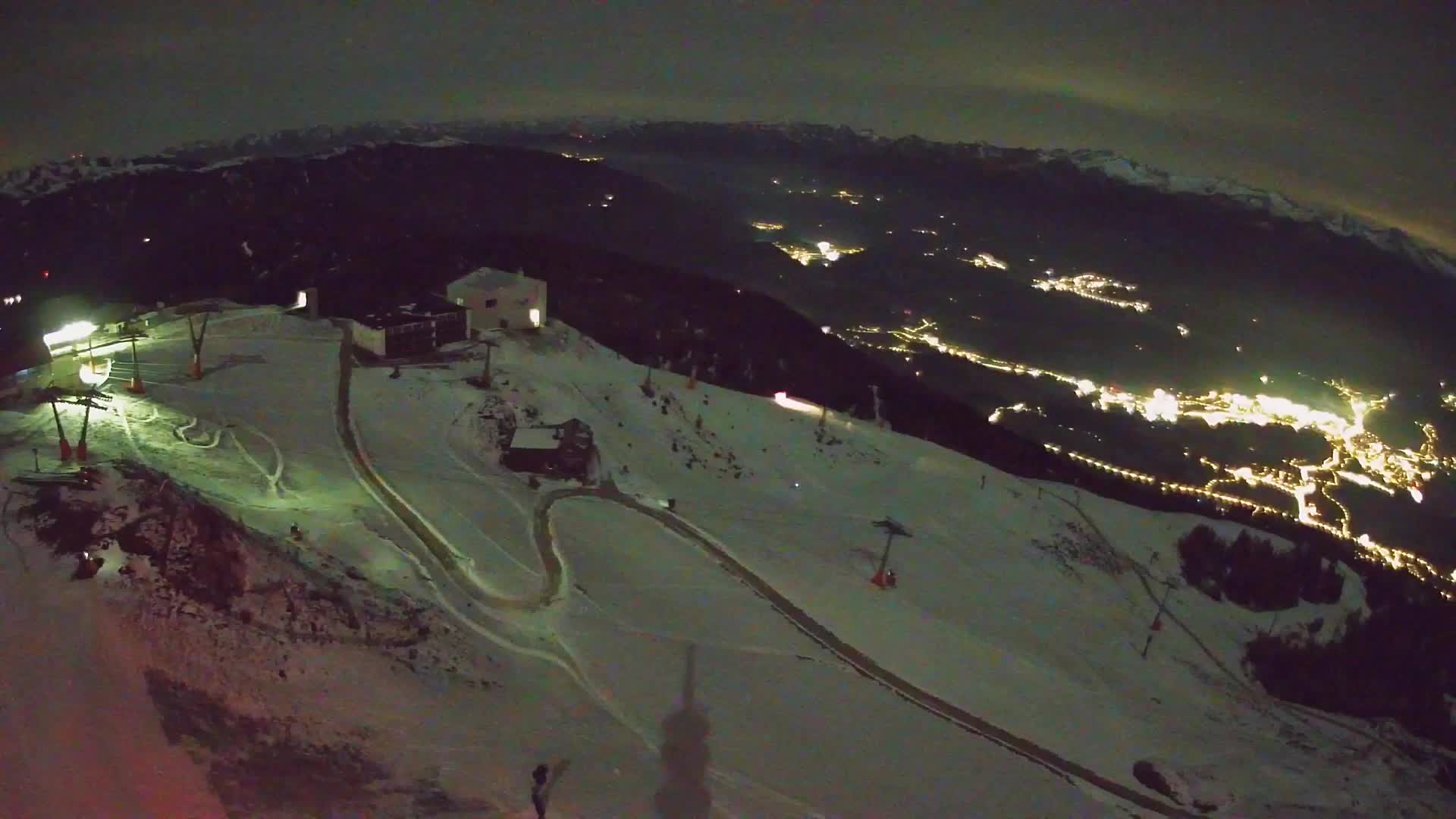 Cima estación de esquí Kronplatz | vista hacia Brunico