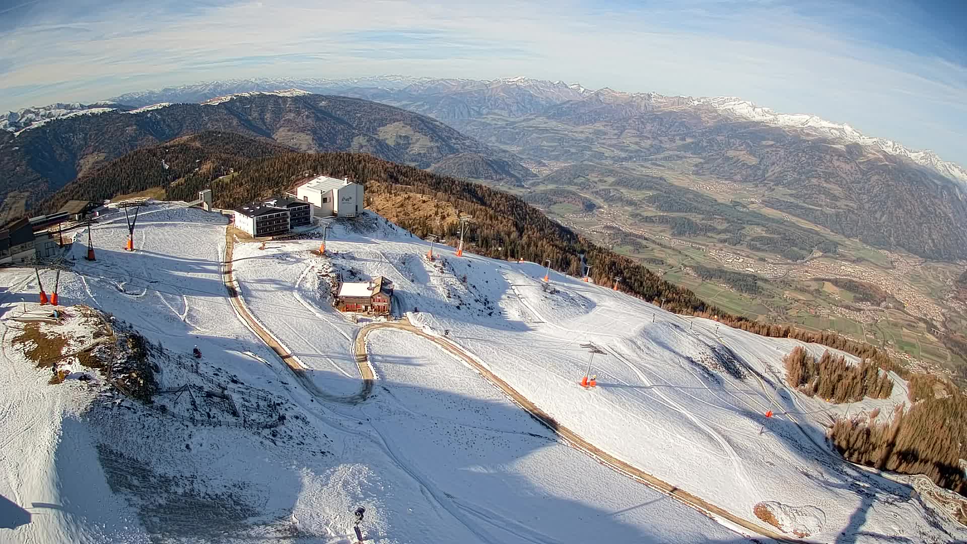 Cima estación de esquí Kronplatz | vista hacia Brunico